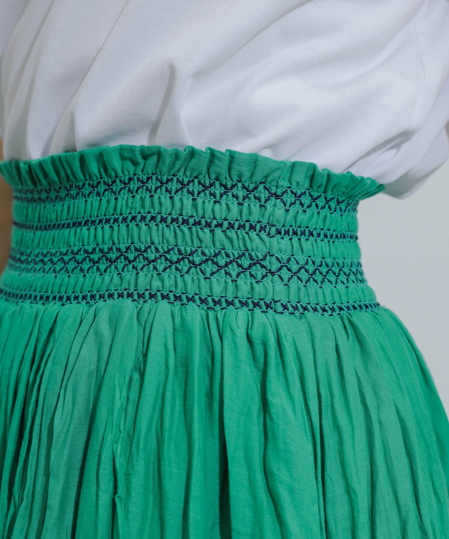 GREEN
