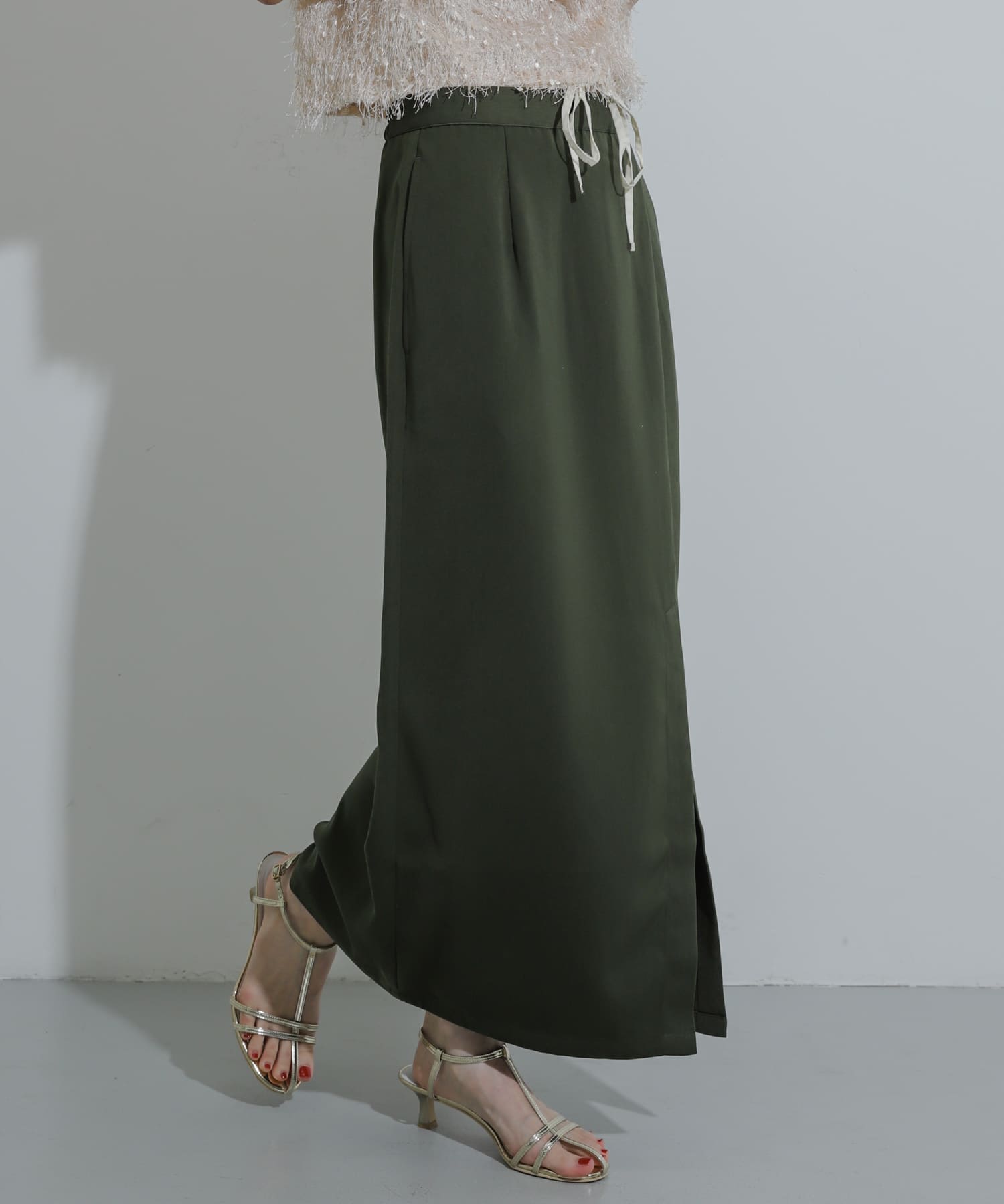 KHAKI