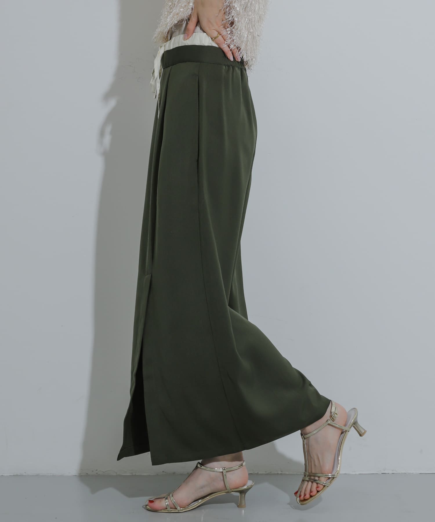 KHAKI