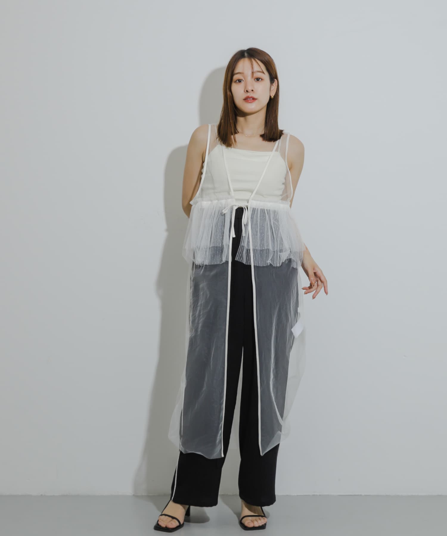 OFF WHITE