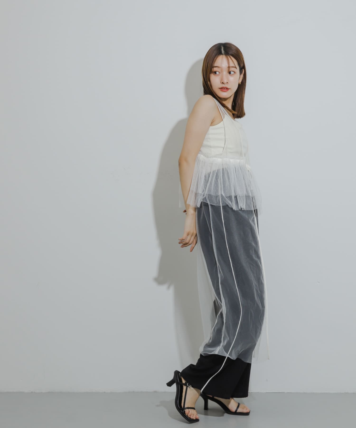 OFF WHITE