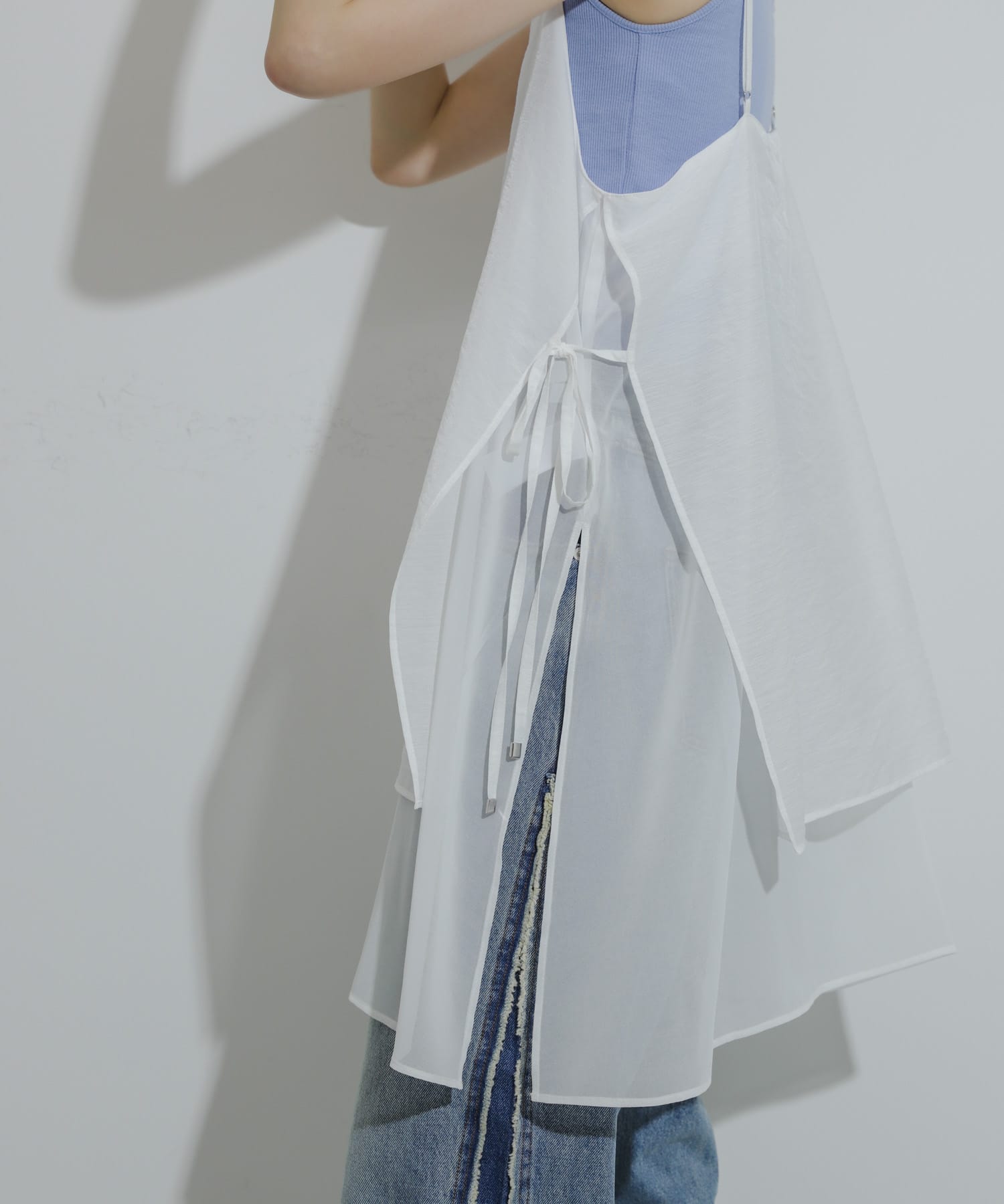OFF WHITE