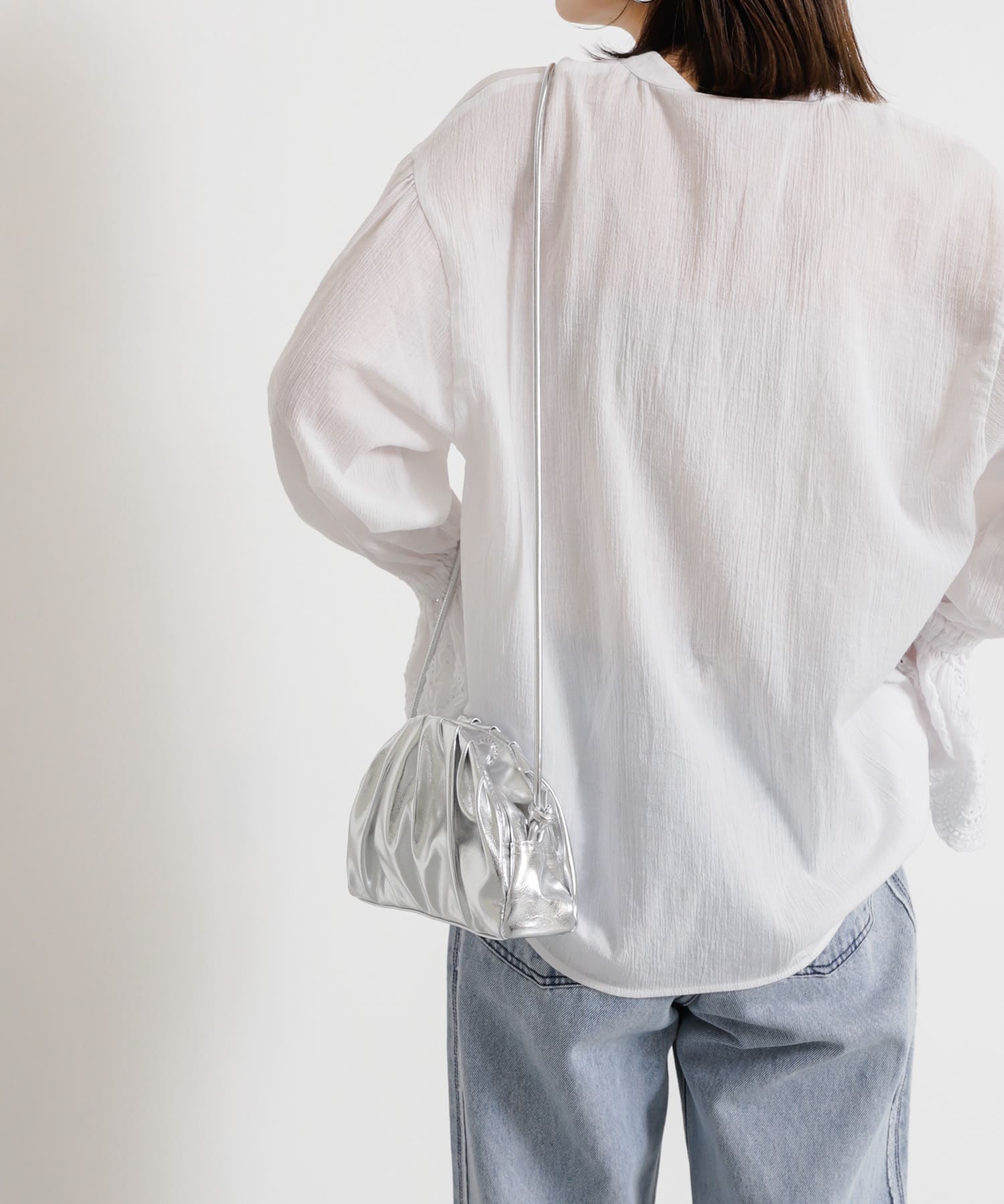 マンドゥーショルダーバッグ SILVER one