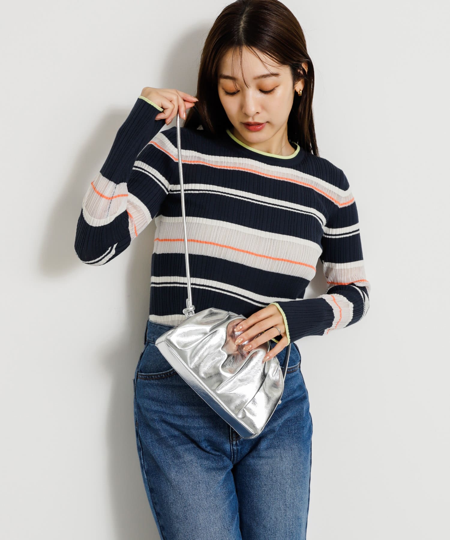 マンドゥーショルダーバッグ SILVER one