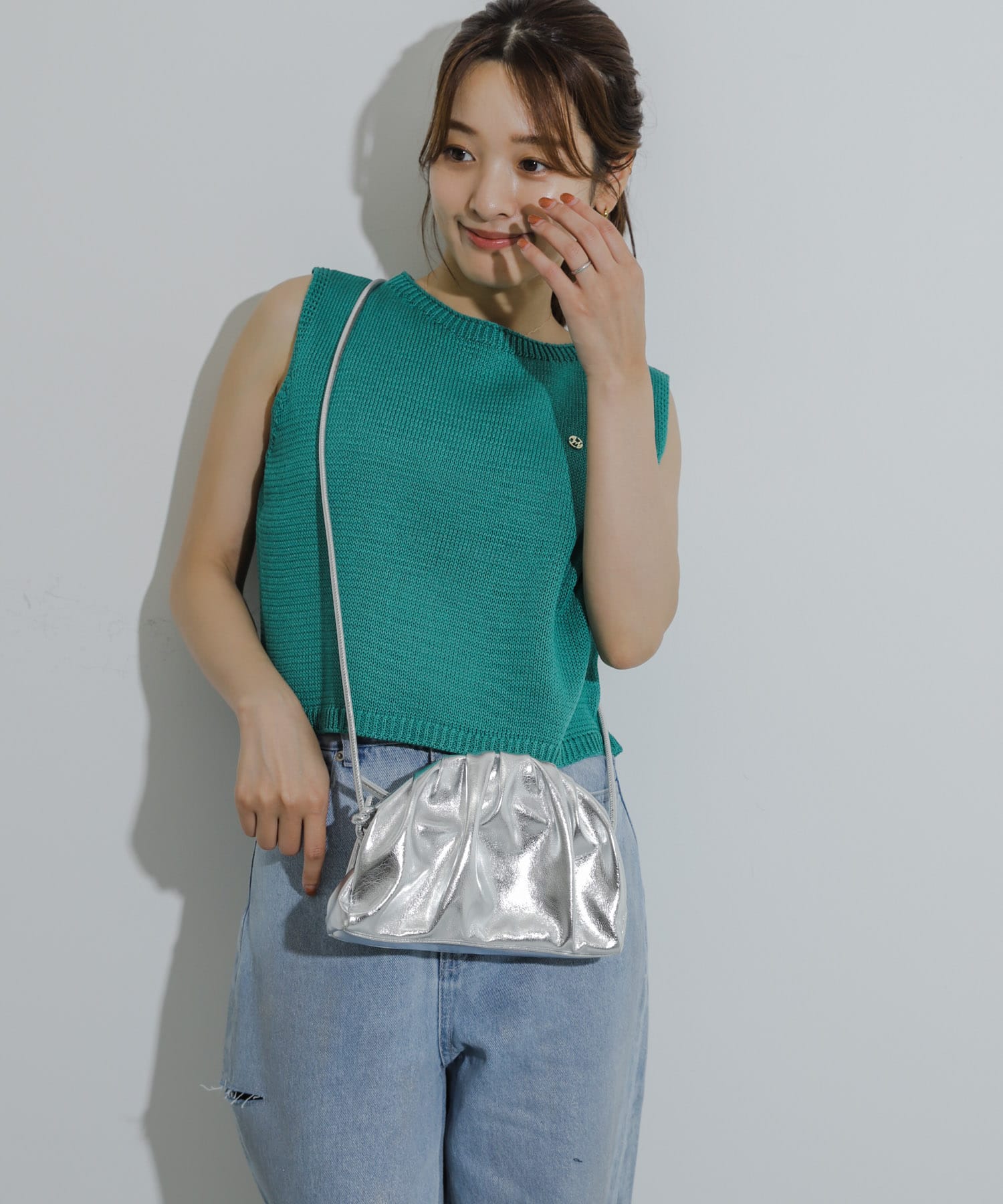 マンドゥーショルダーバッグ SILVER one