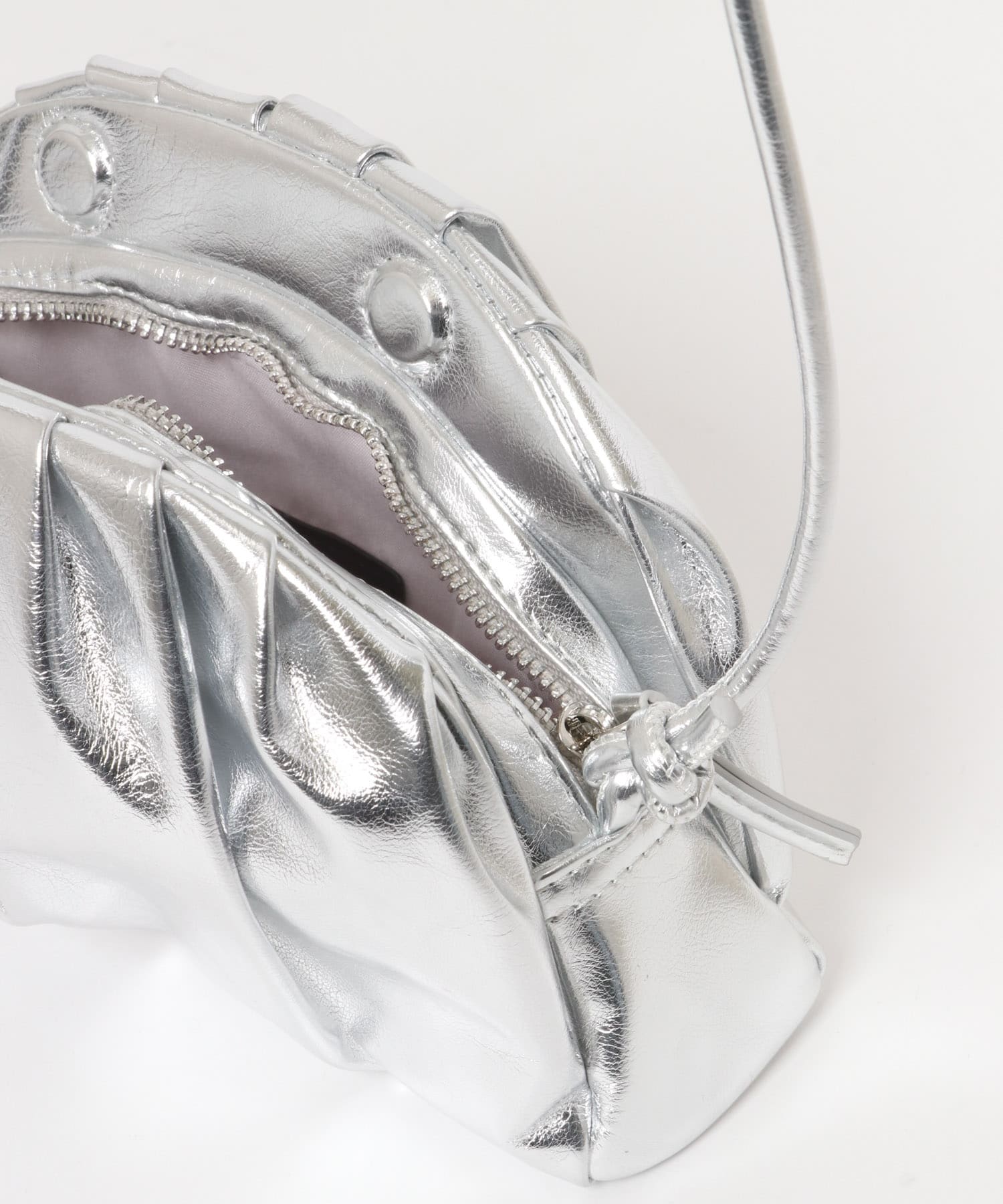 マンドゥーショルダーバッグ SILVER one