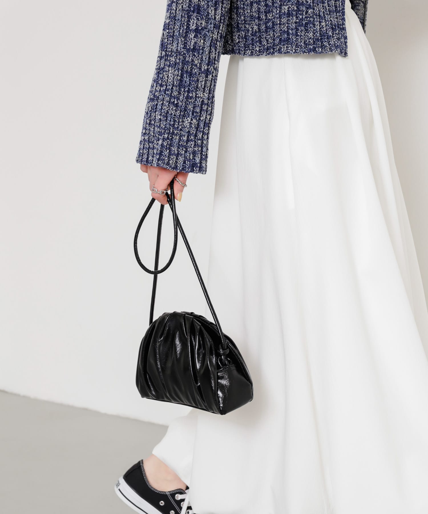 マンドゥーショルダーバッグ BLACK one
