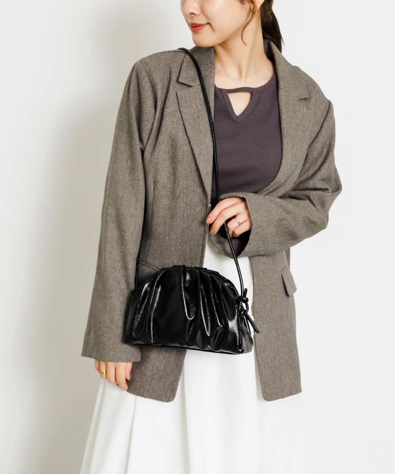 マンドゥーショルダーバッグ BLACK one