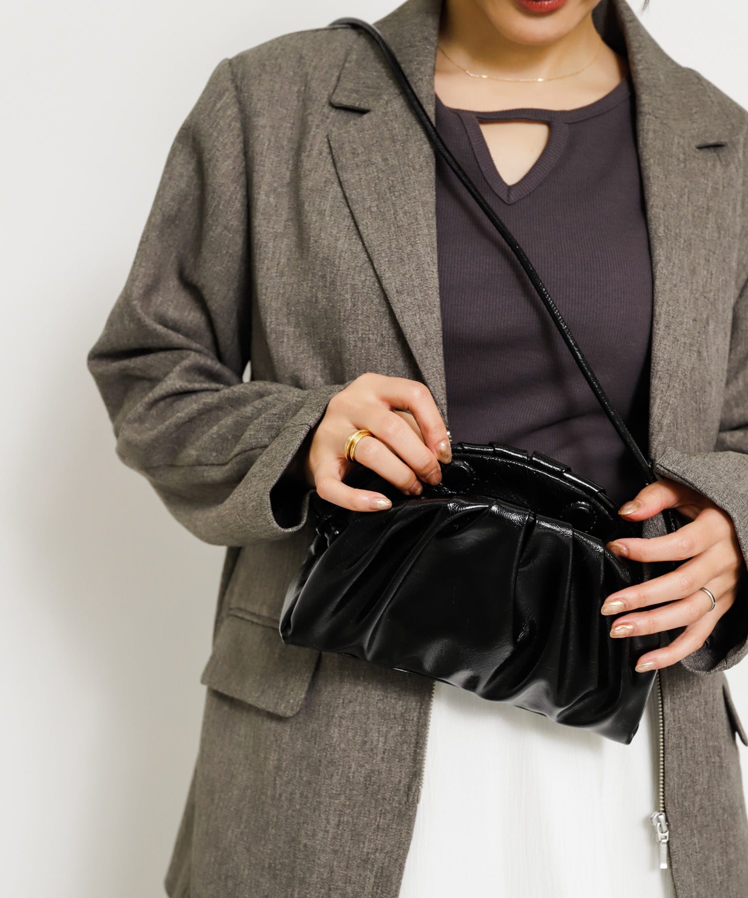 マンドゥーショルダーバッグ BLACK one