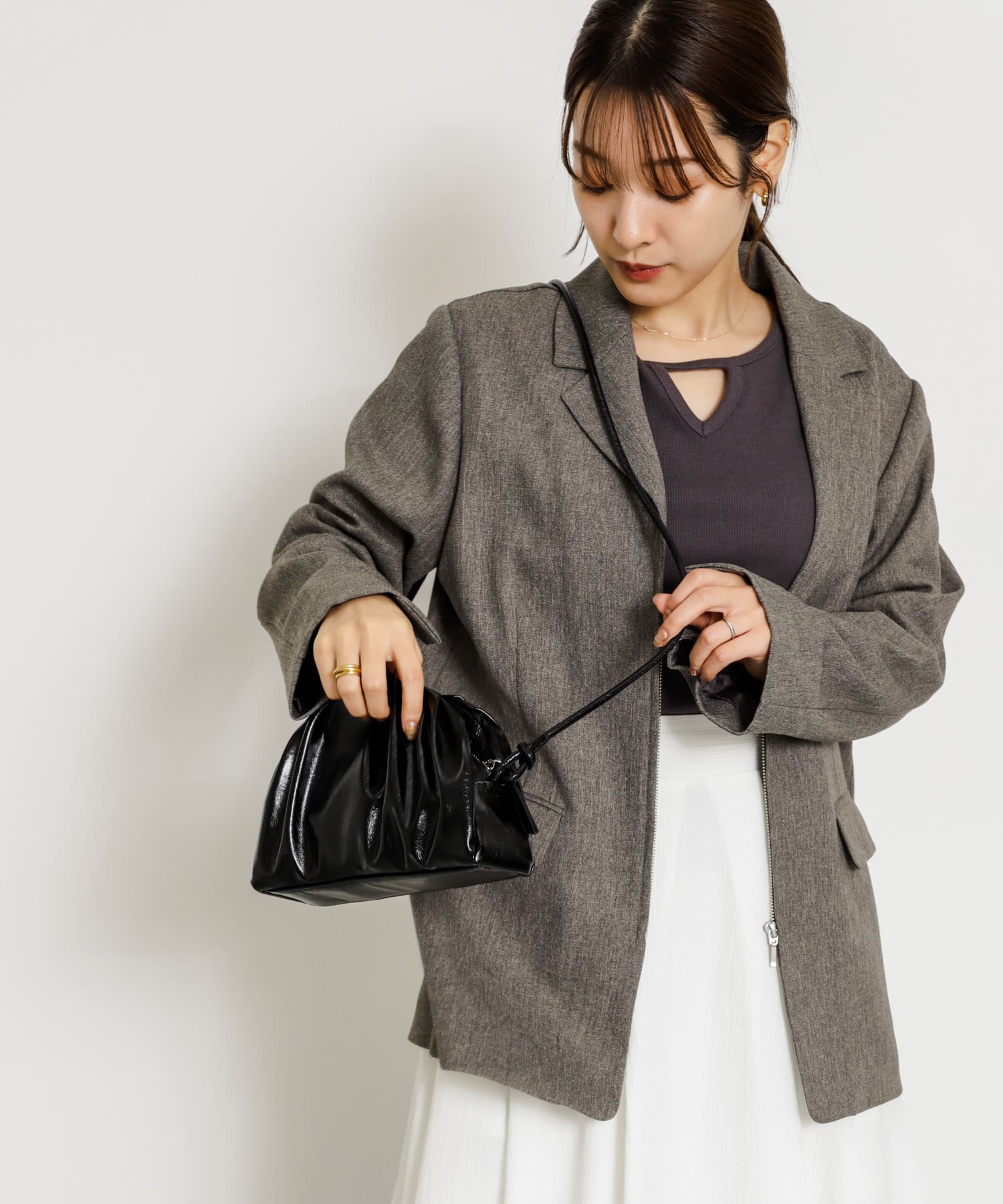 マンドゥーショルダーバッグ BLACK one