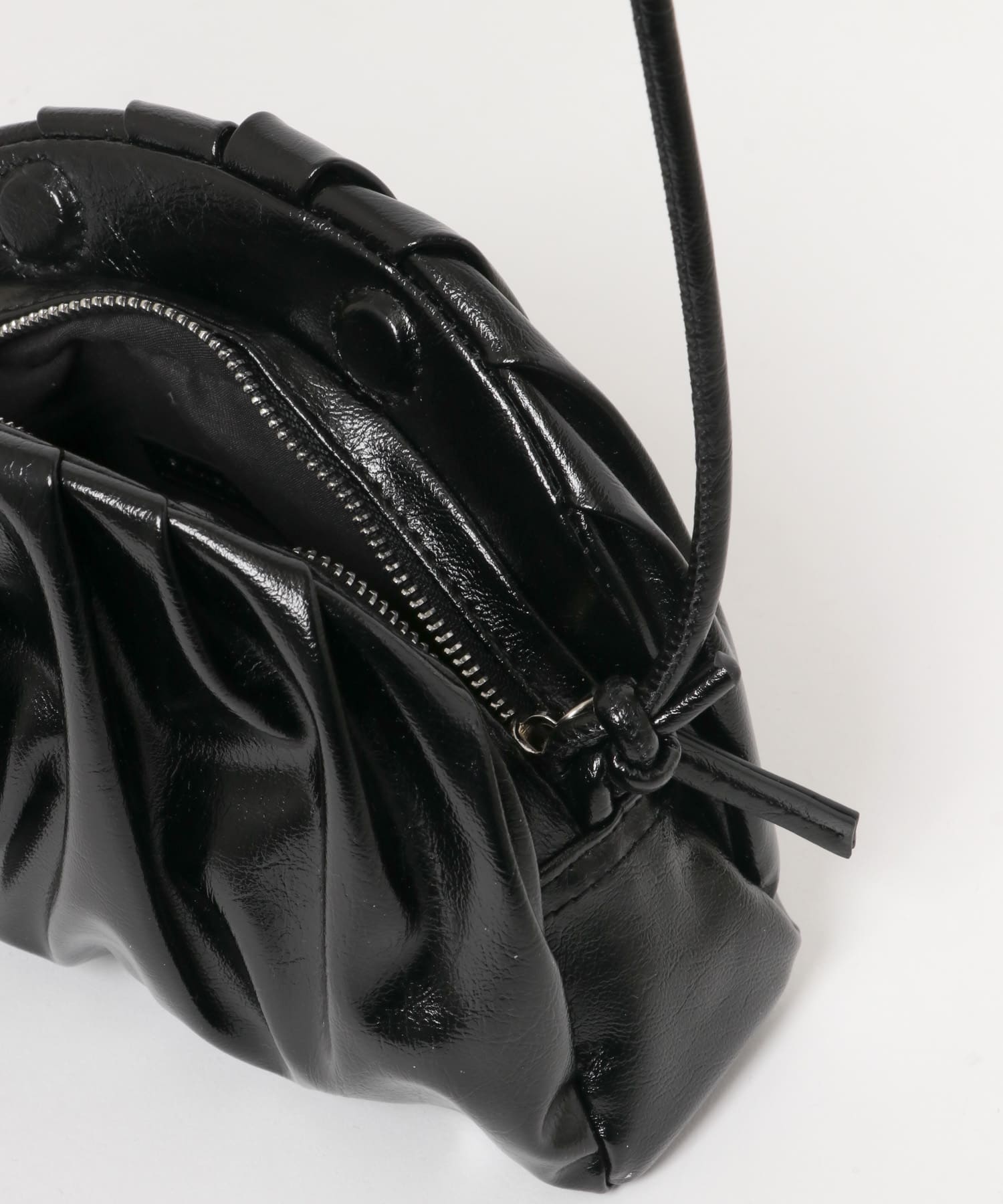 マンドゥーショルダーバッグ BLACK one