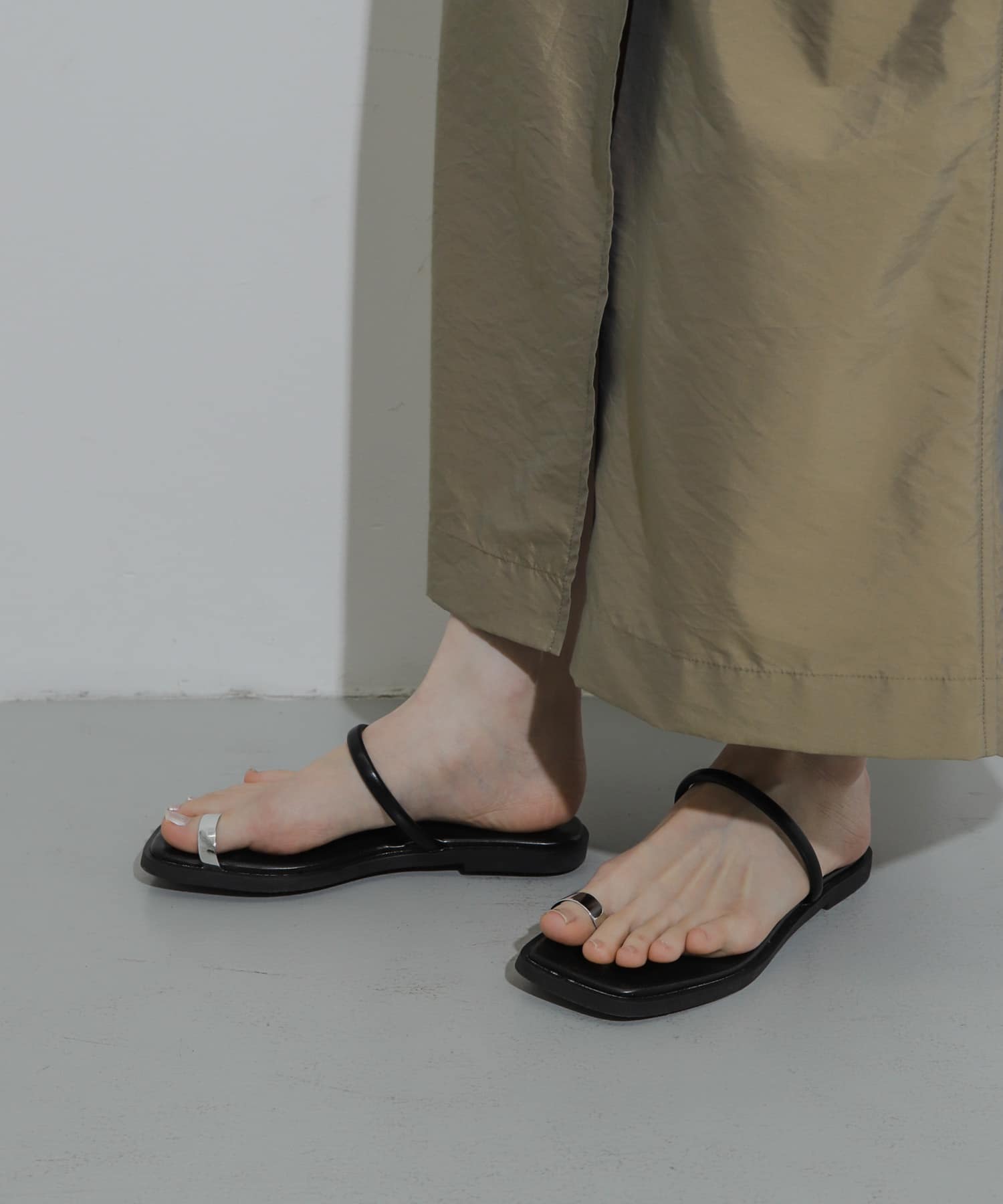 フラットリングサンダル BLACK S