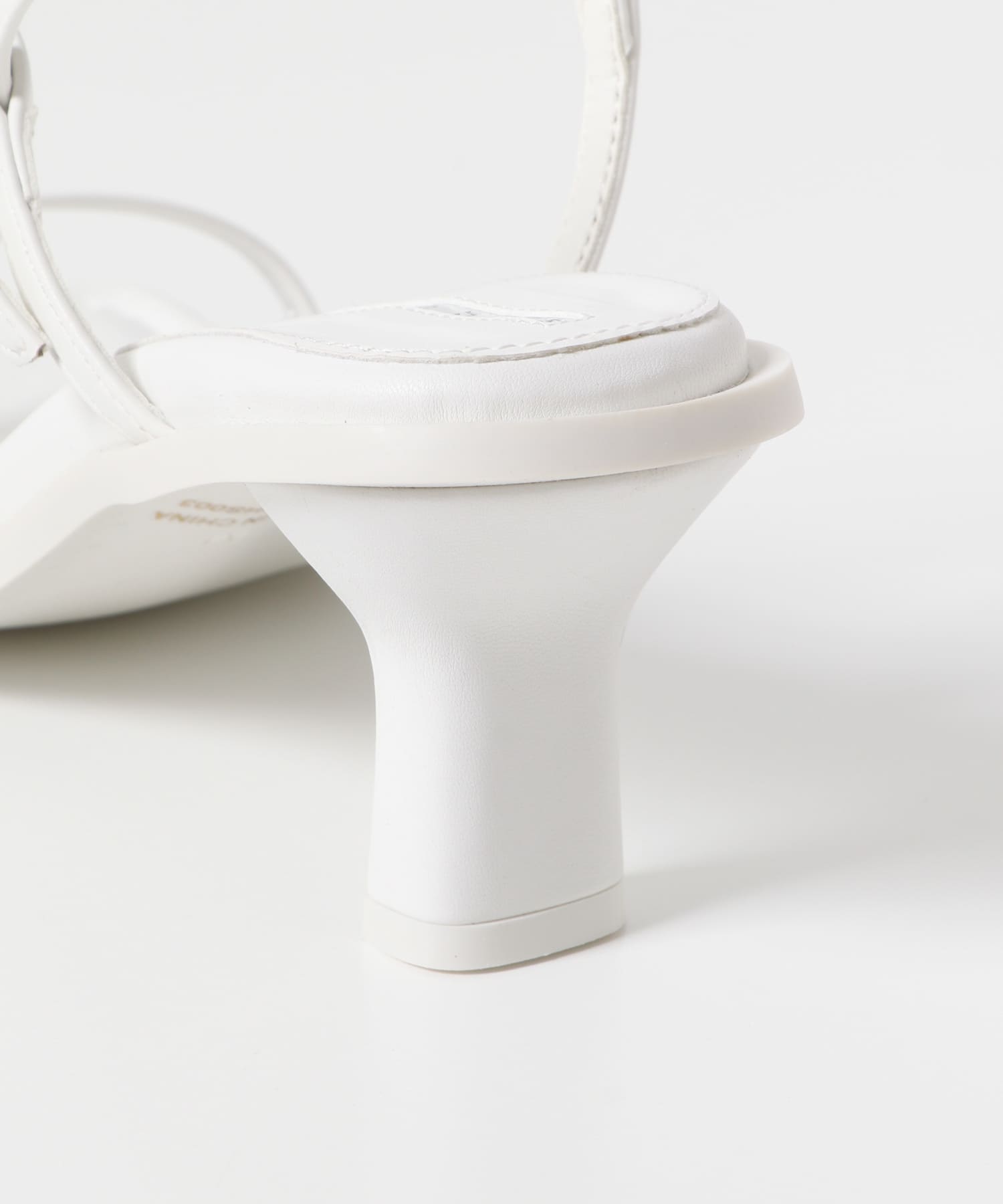 ワイドスクエアストラップサンダル WHITE S