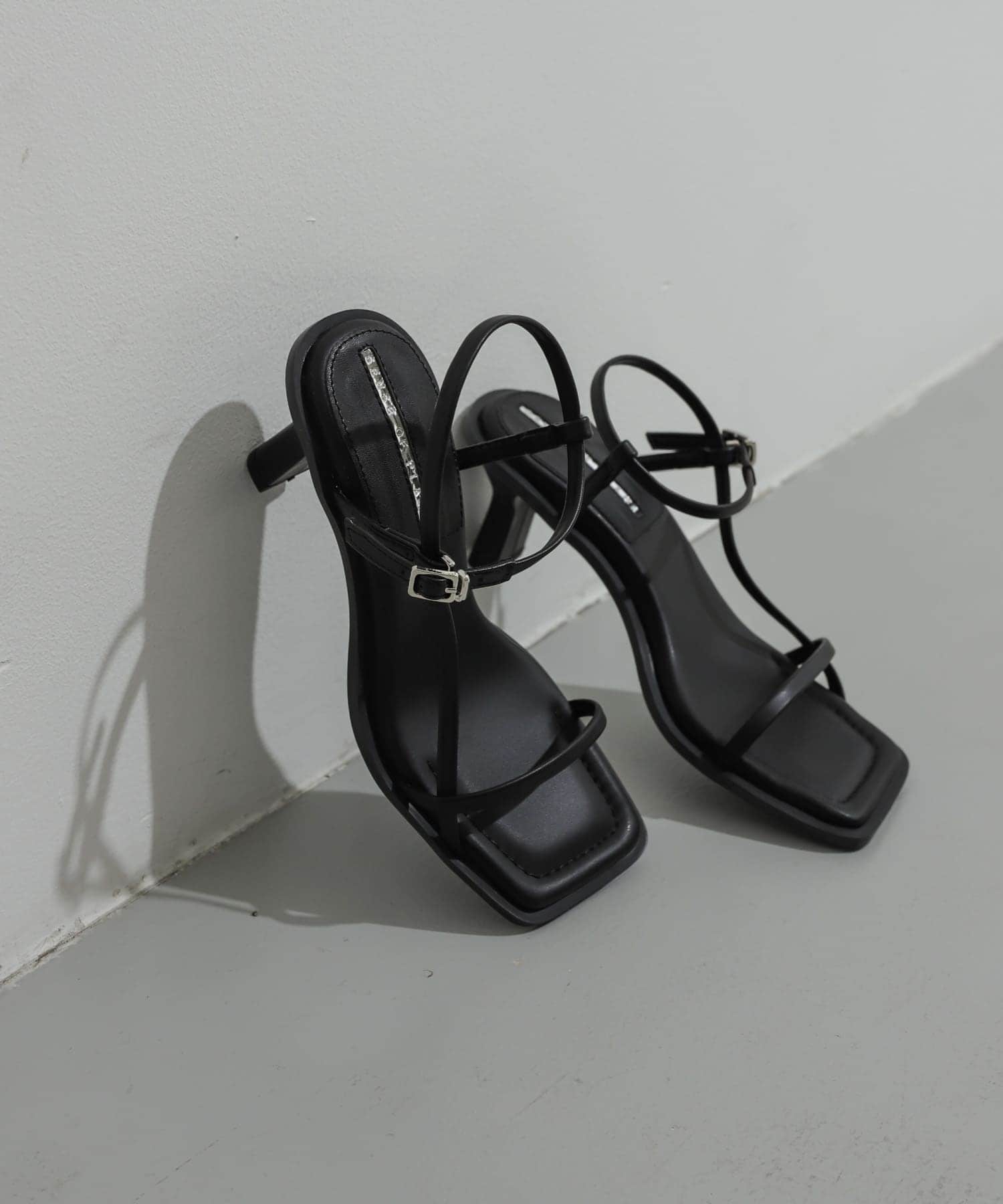 ワイドスクエアストラップサンダル BLACK M
