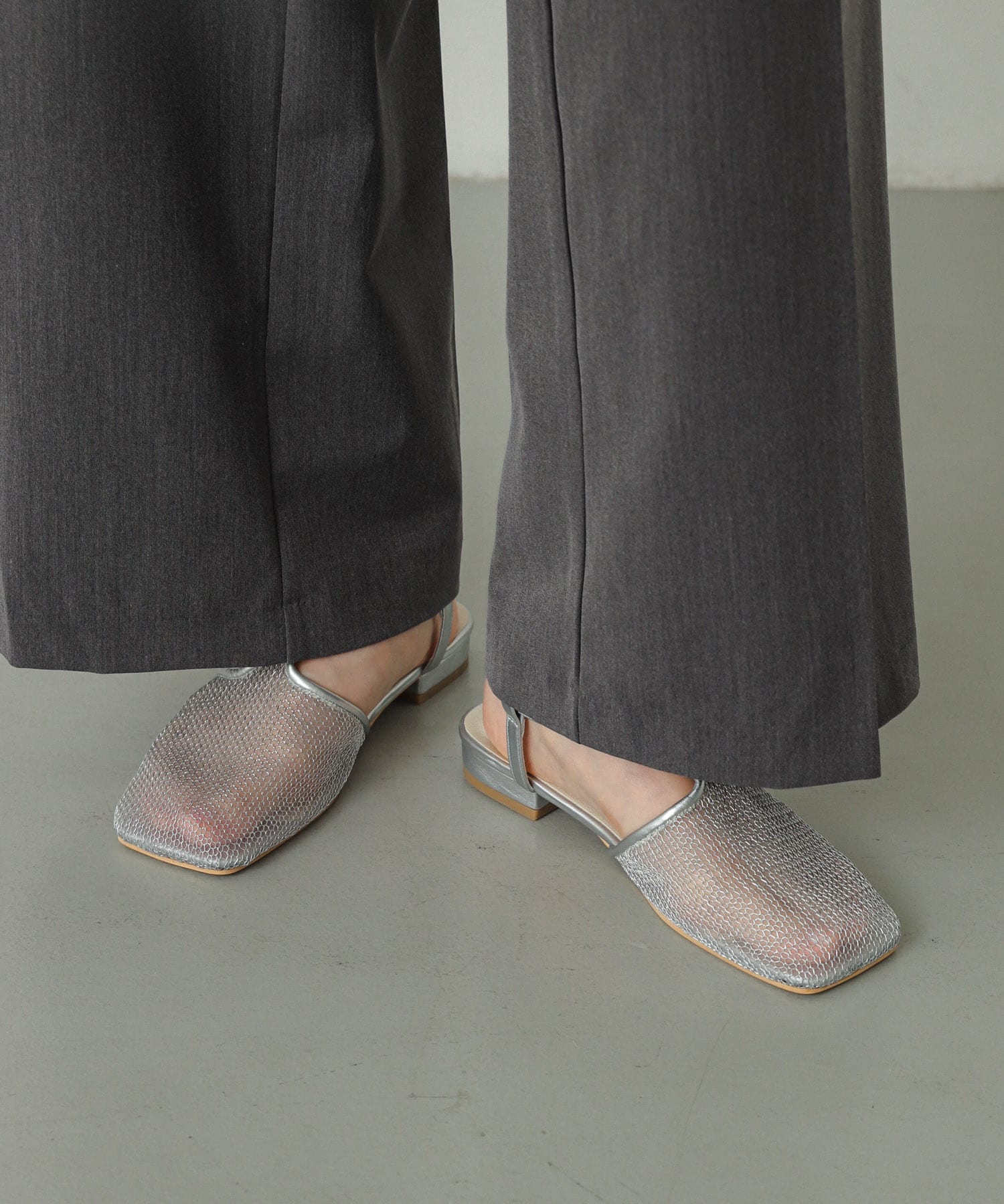 Tストラップメッシュサンダル SILVER M