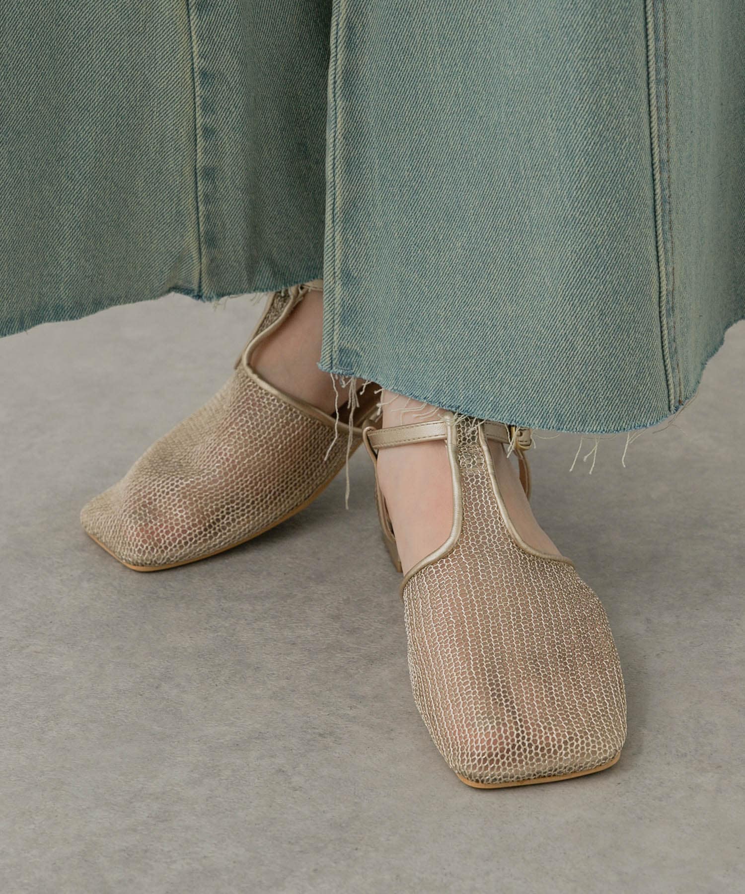 Tストラップメッシュサンダル GOLD S