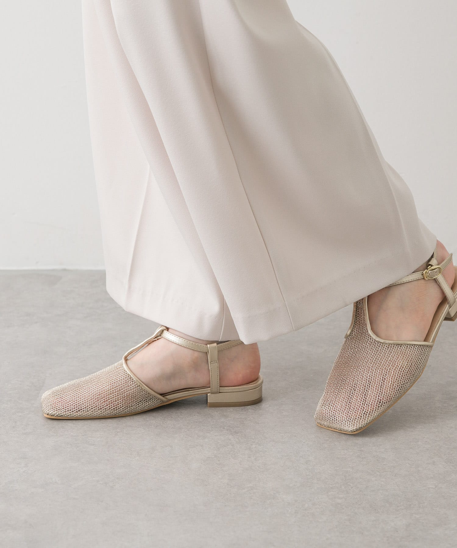 Tストラップメッシュサンダル GOLD S