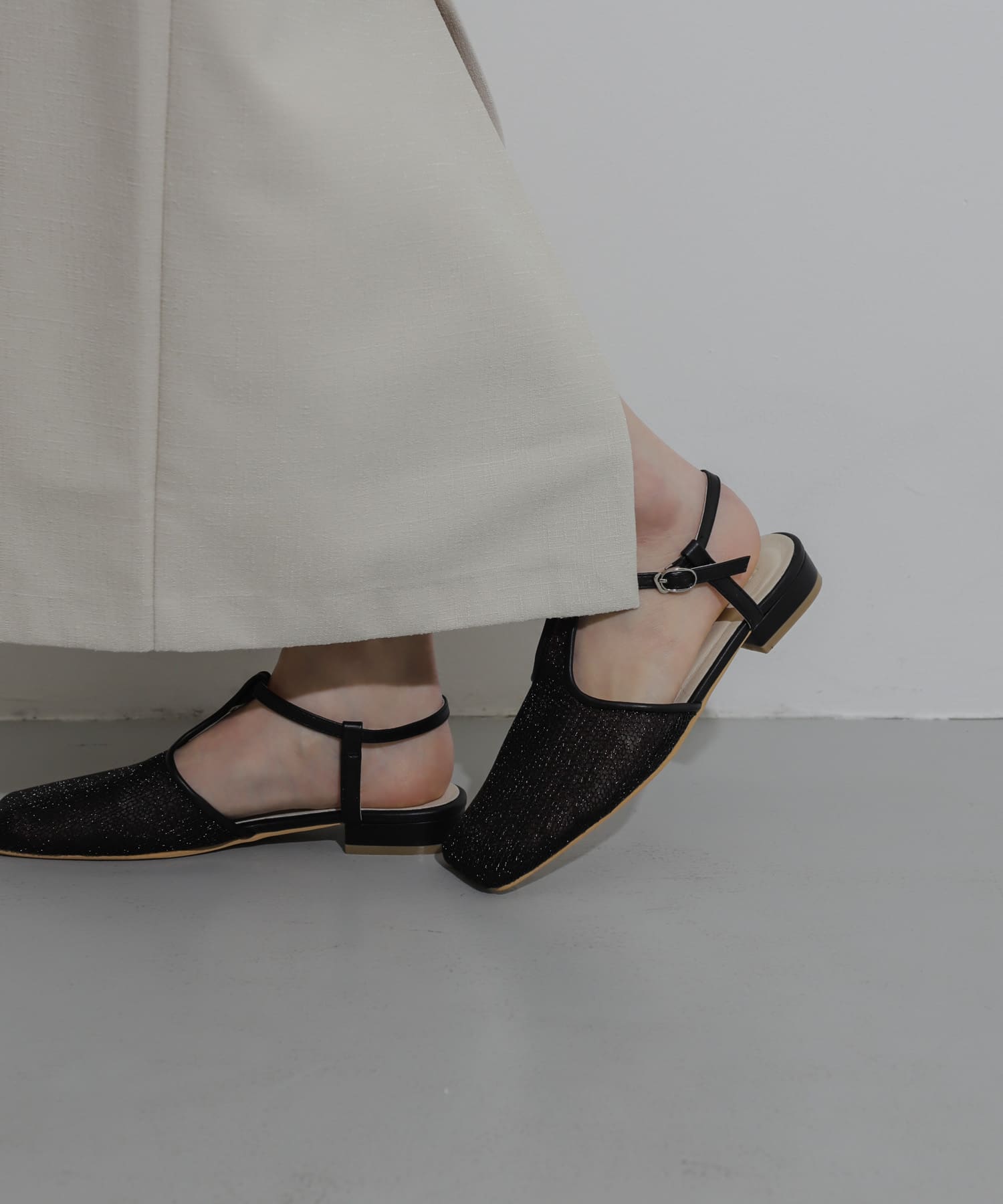 Tストラップメッシュサンダル BLACK S