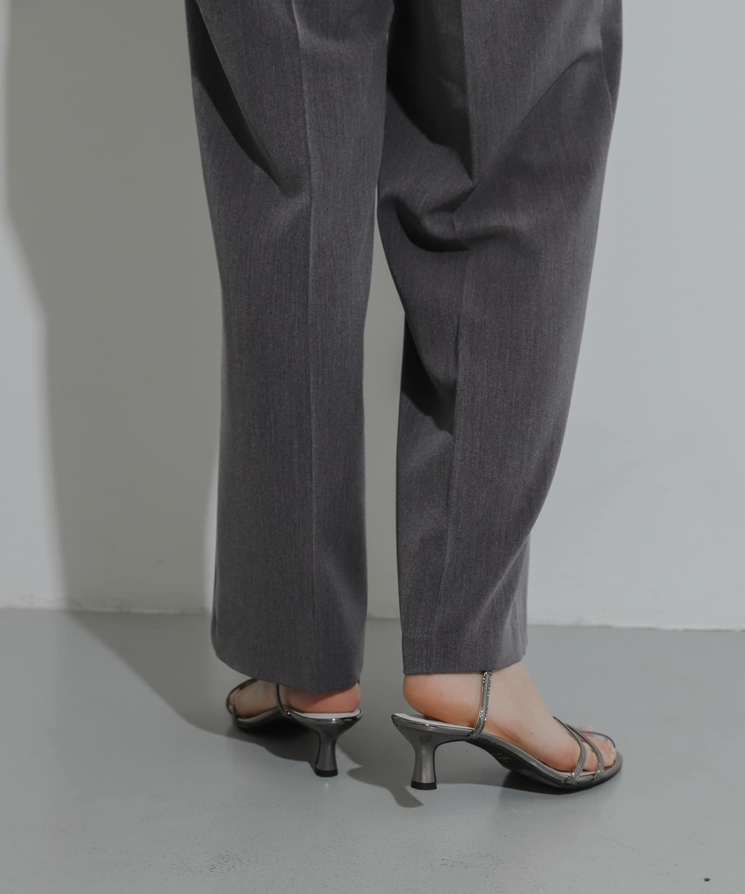 エナメルストラップサンダル CHARCOAL S