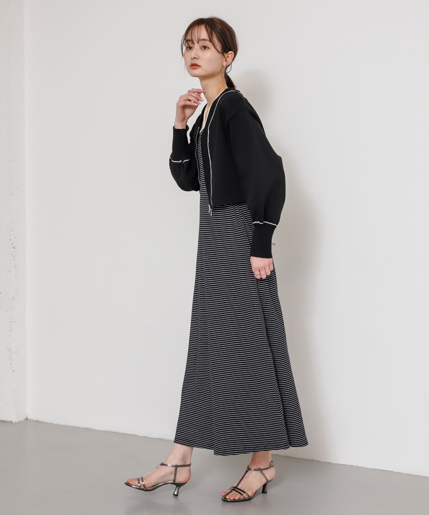 エナメルストラップサンダル CHARCOAL L