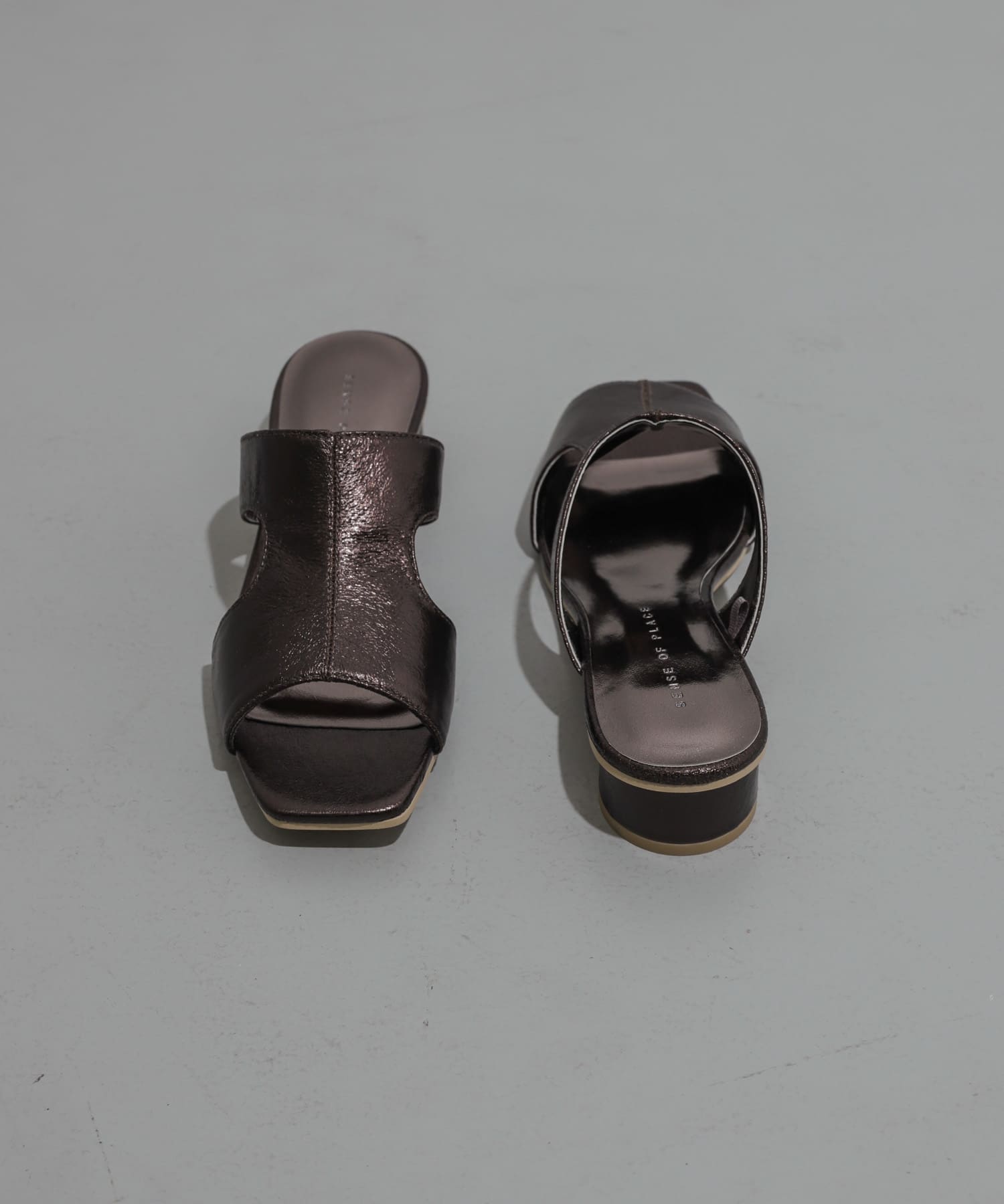 カットアウトメタリックミュール CHARCOAL S