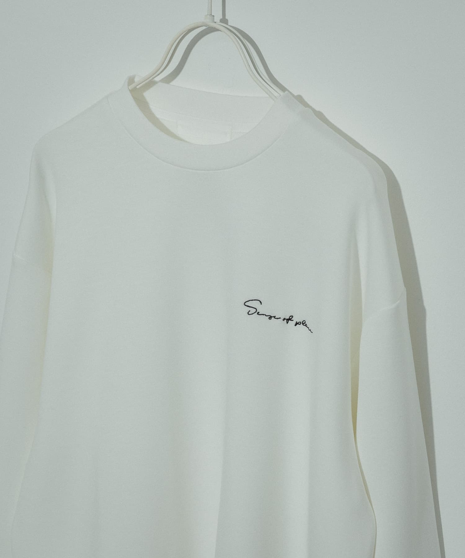 『ユニセックス』シシュウダンボールポンチロングスリーブ Tシャツ WHITE M