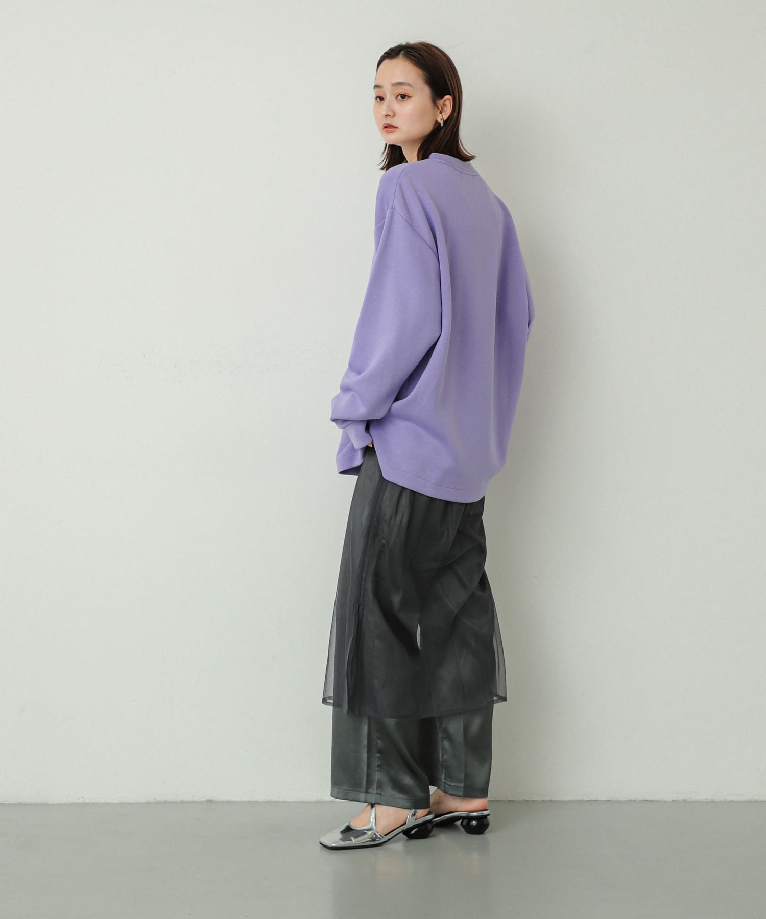 ユニセックス』シシュウダンボールポンチロングスリーブ Tシャツ