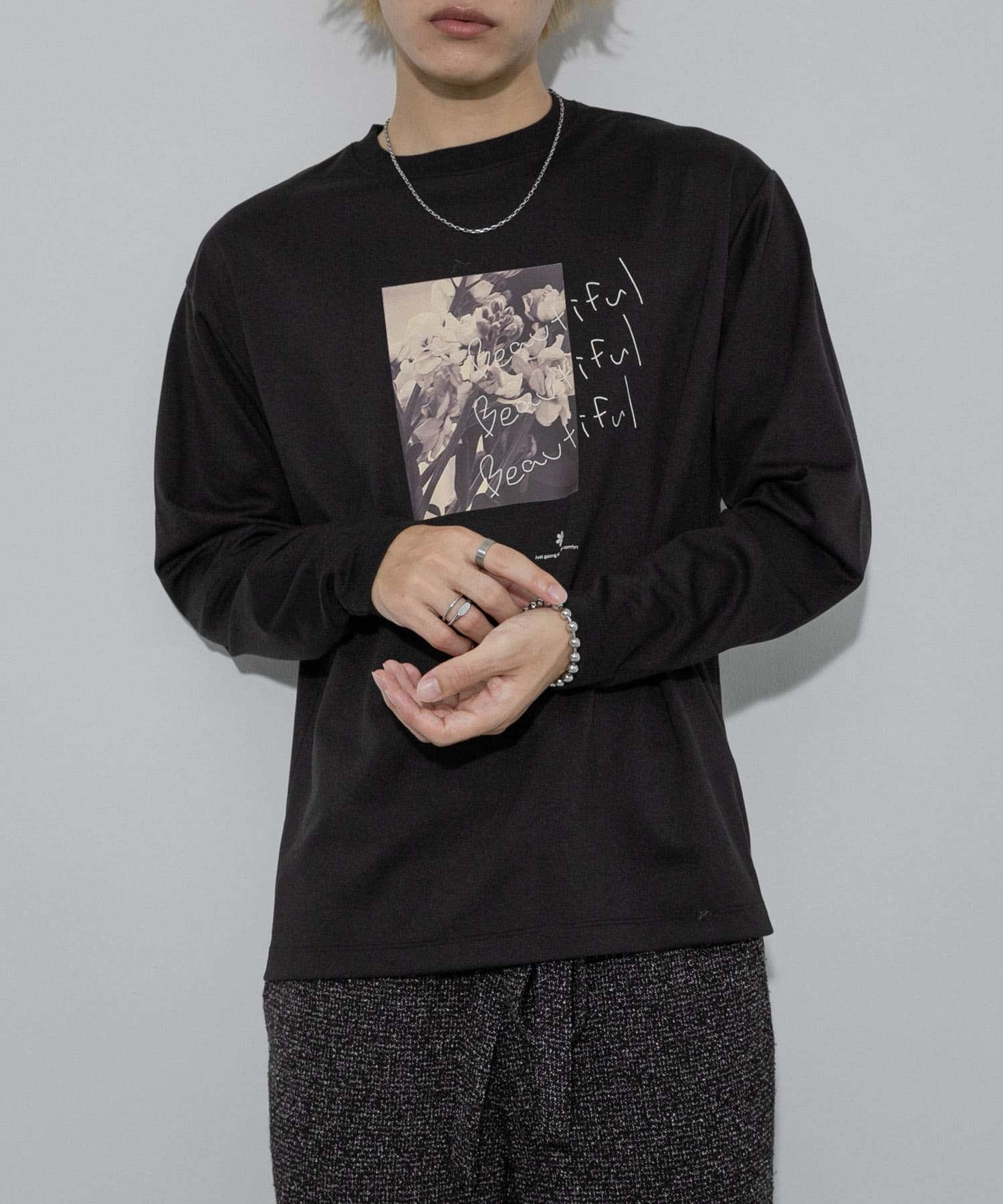 ポンチグラフィックロングスリーブTシャツ B