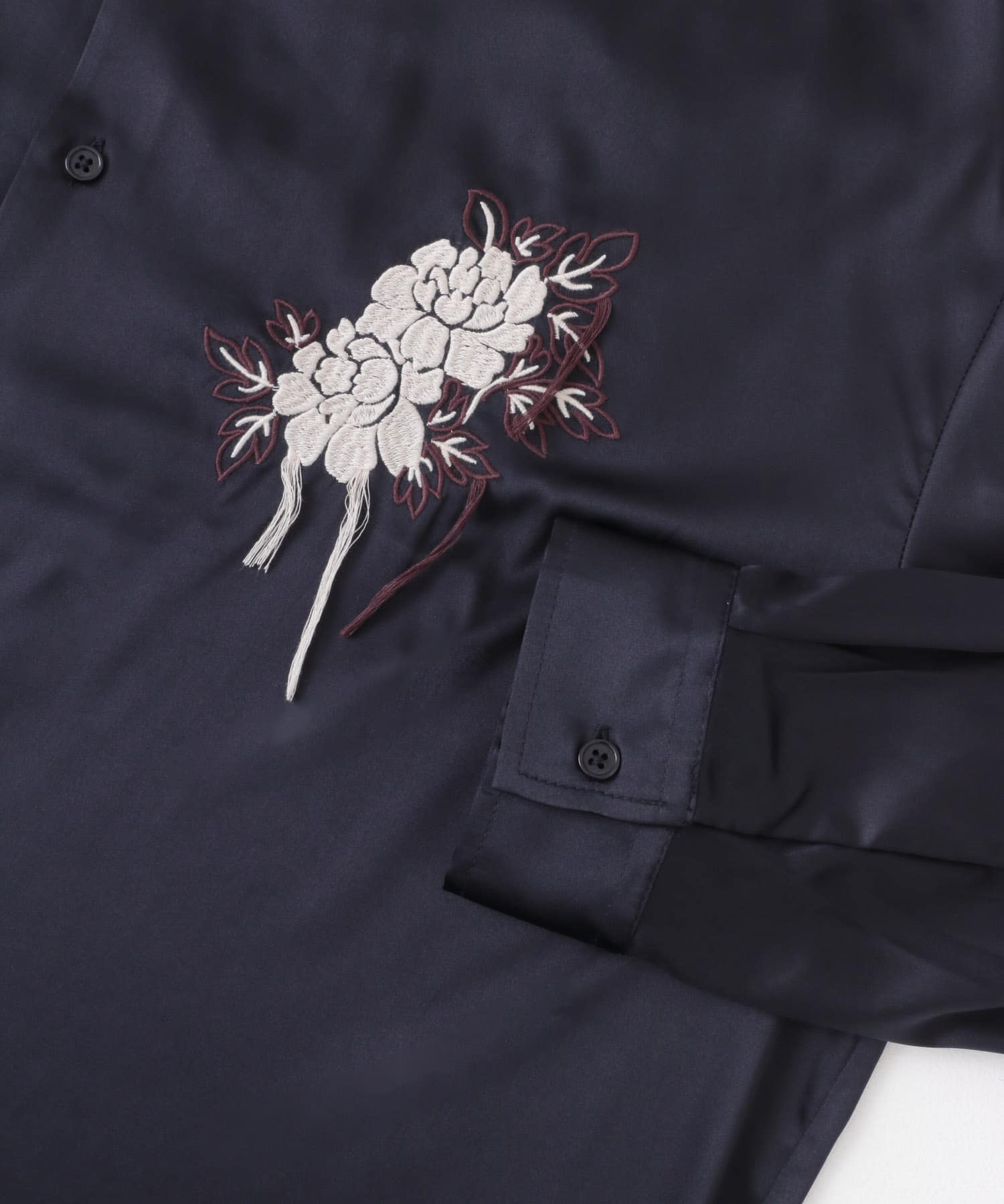 ボタニカルシシュウロングスリーブシャツ NAVY M