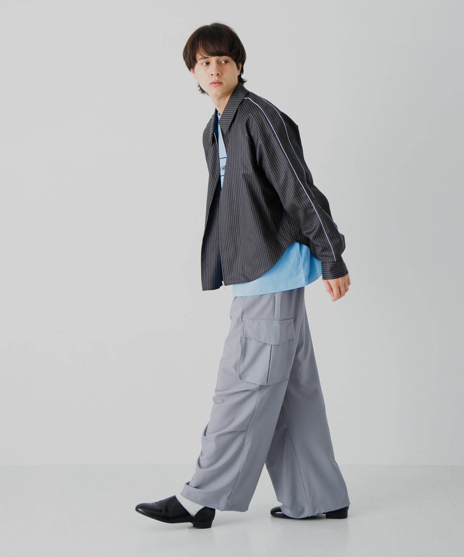 GRAY