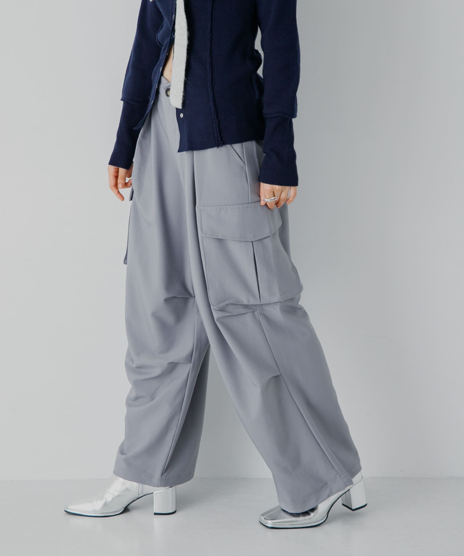 GRAY