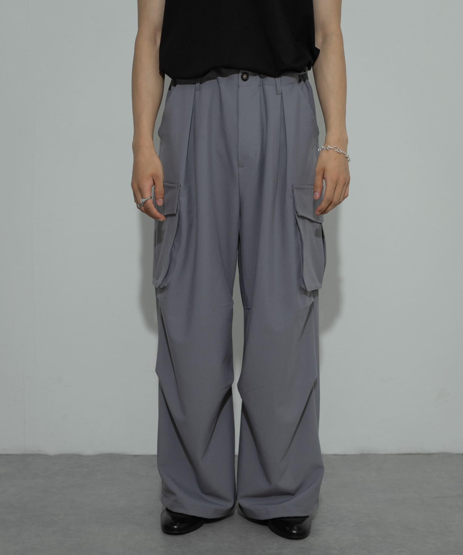 GRAY