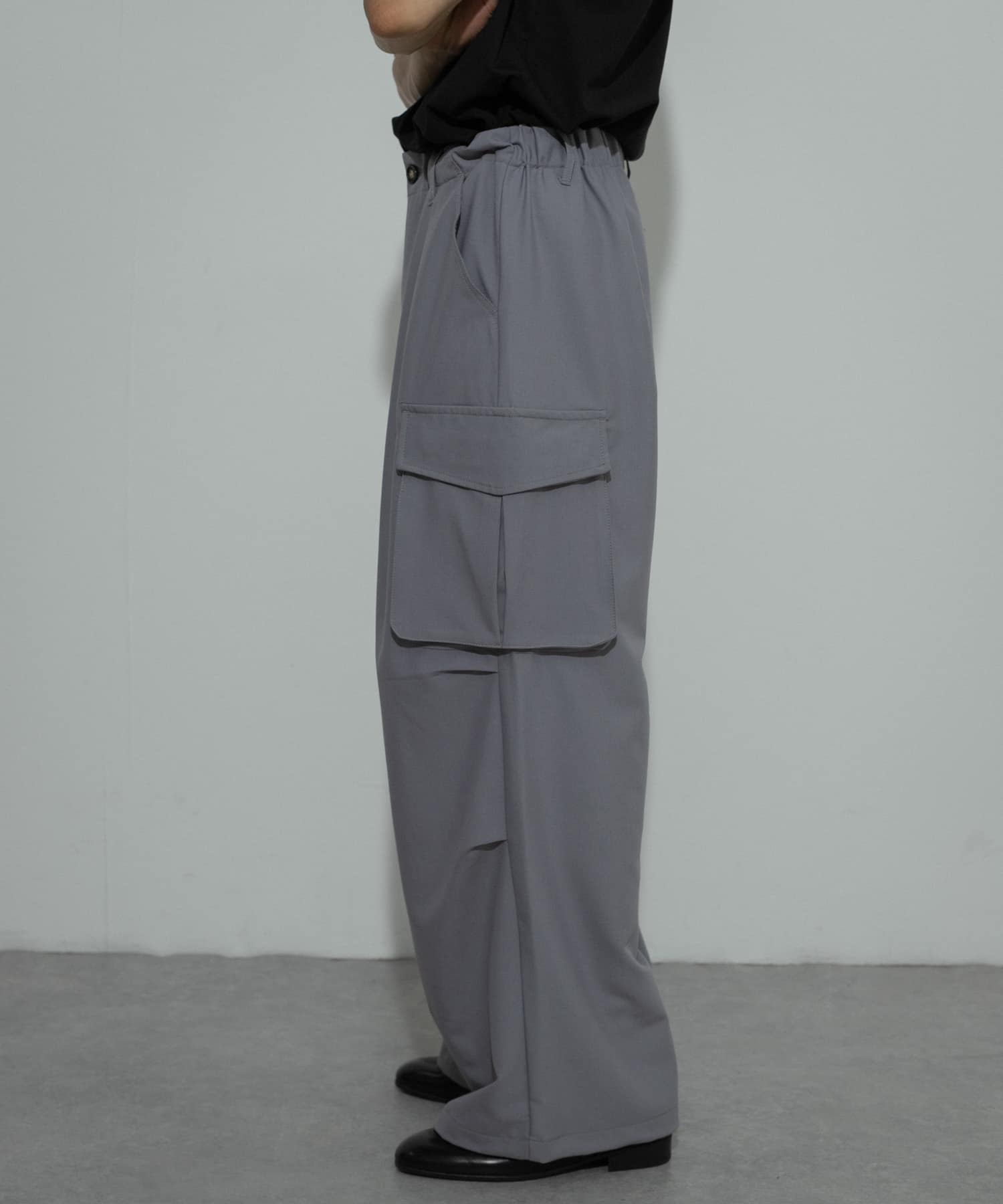 GRAY