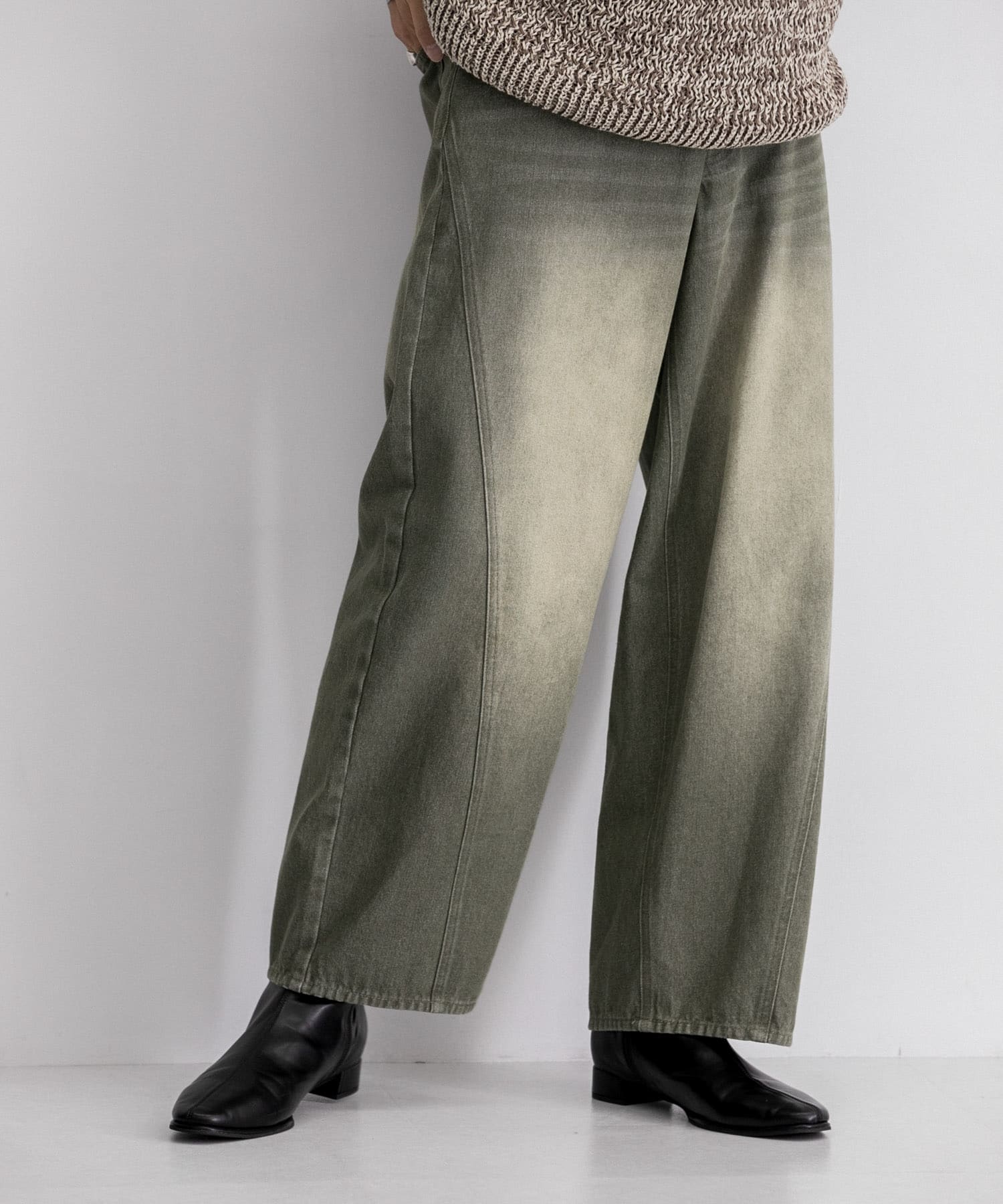 GREEN