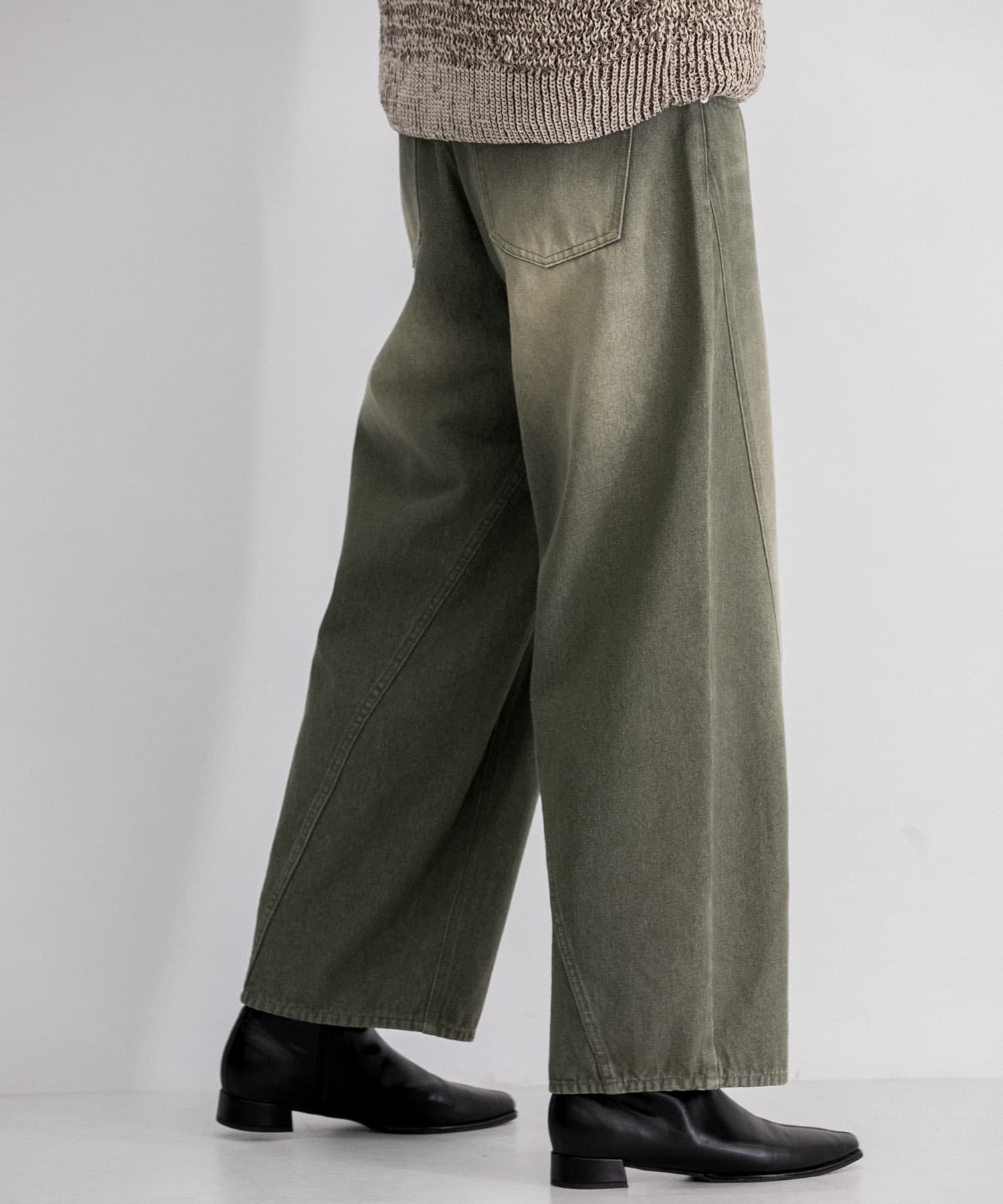 GREEN