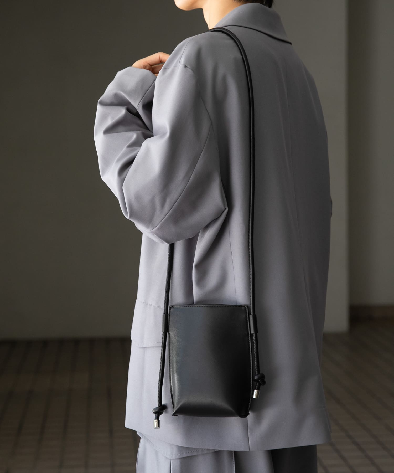 コードショルダーバッグ BLACK one