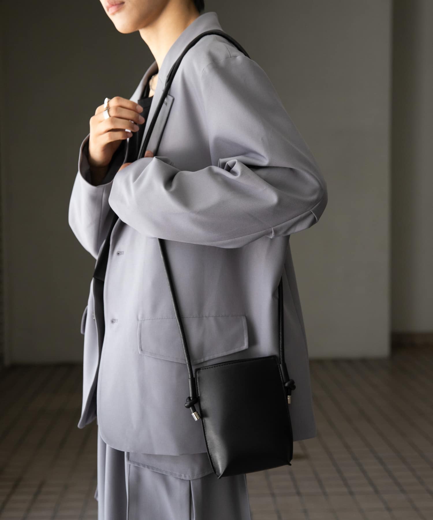 コードショルダーバッグ BLACK one