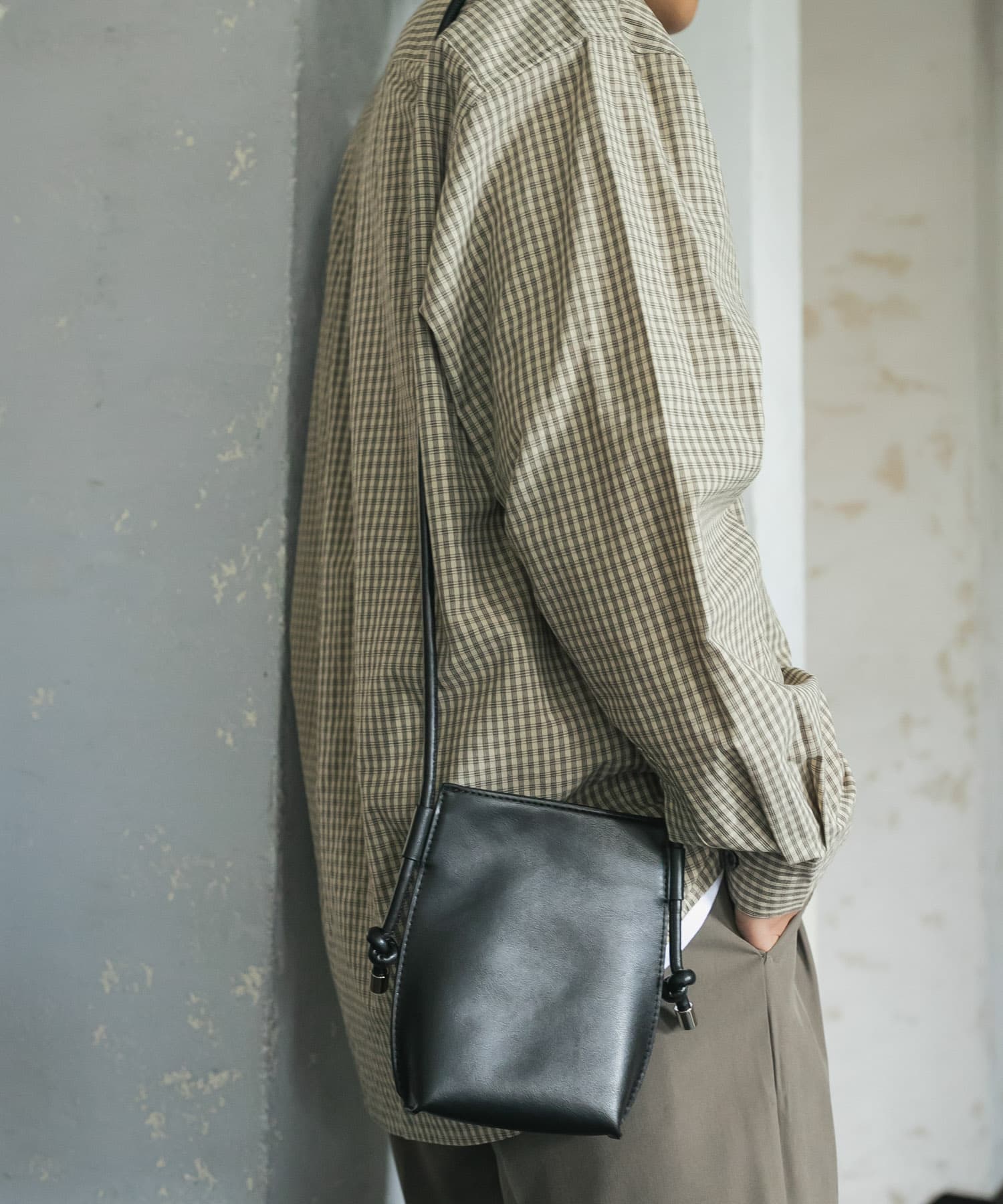 コードショルダーバッグ BLACK one
