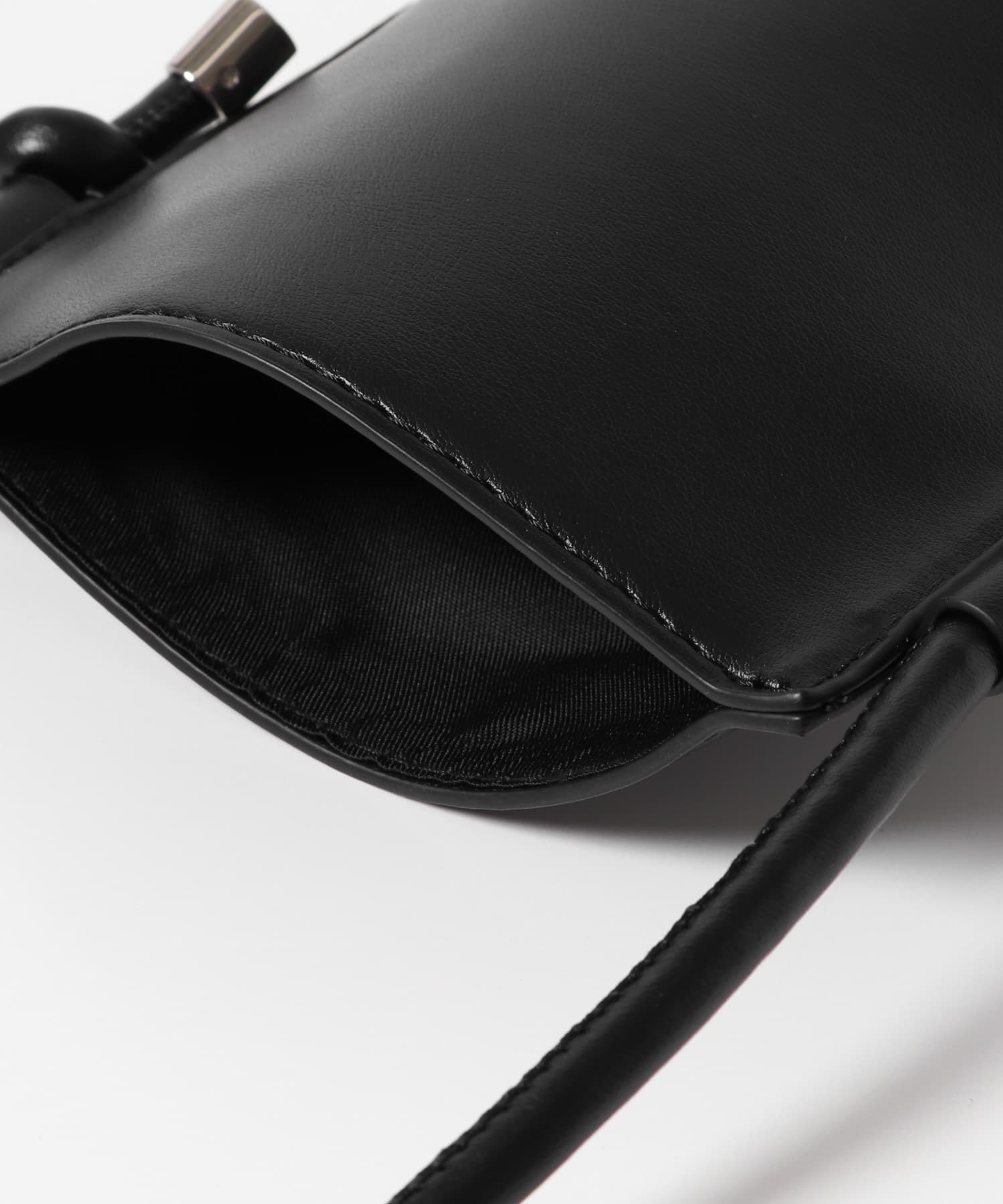 コードショルダーバッグ BLACK one