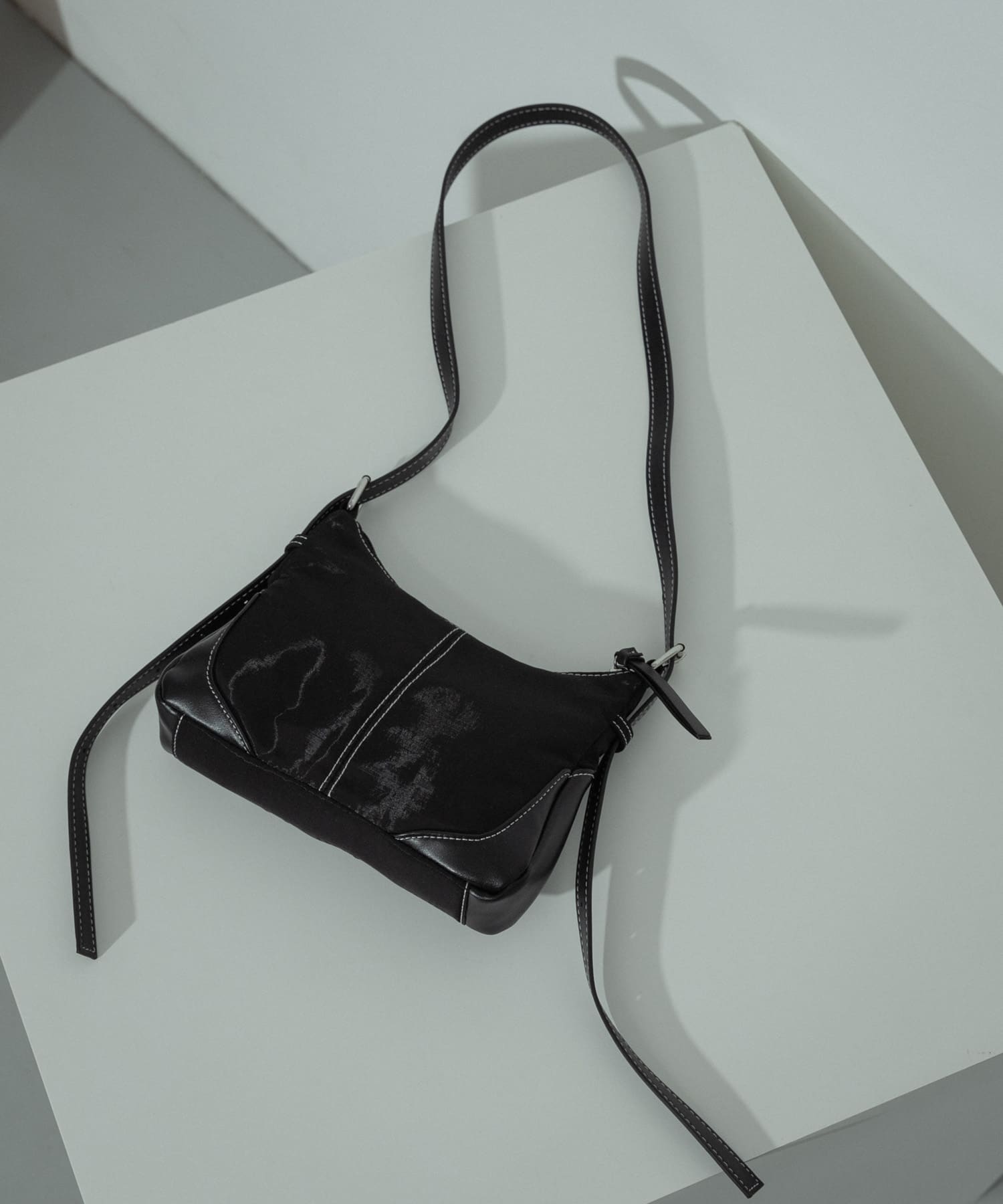 ダブルアジャストナイロンショルダー BLACK one