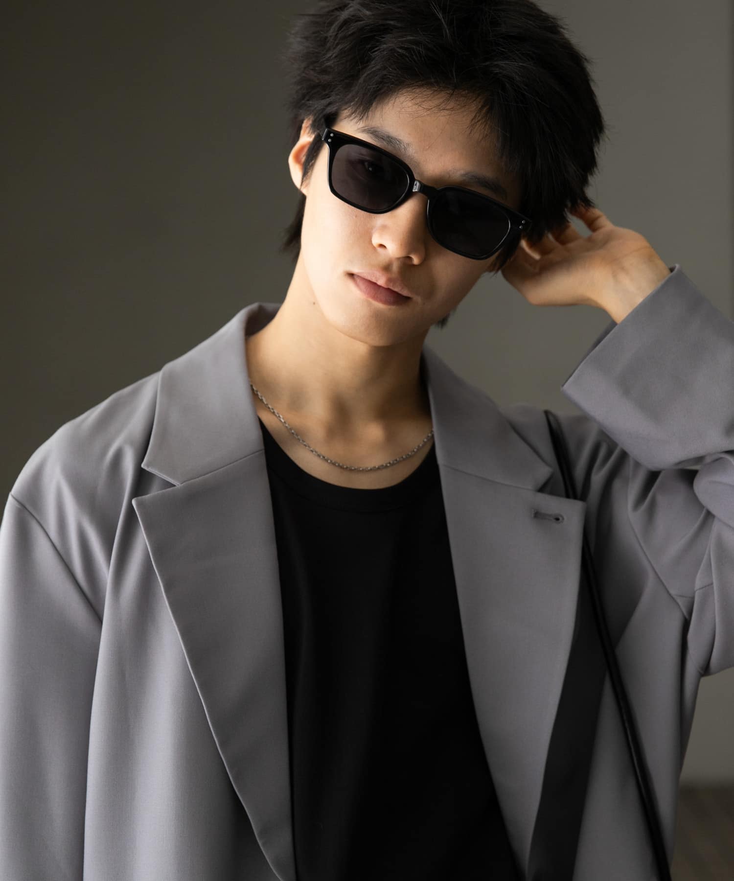 スクエアフラットレンズサングラス BLK×SMK one