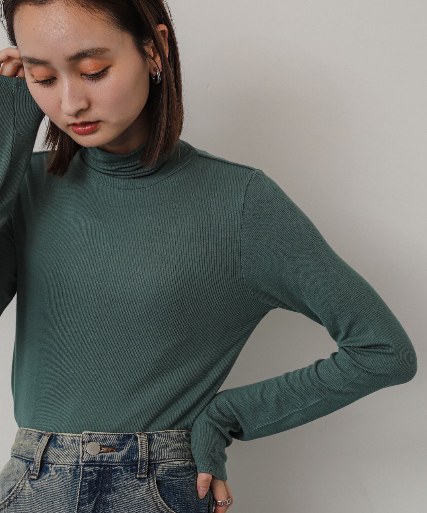GREEN