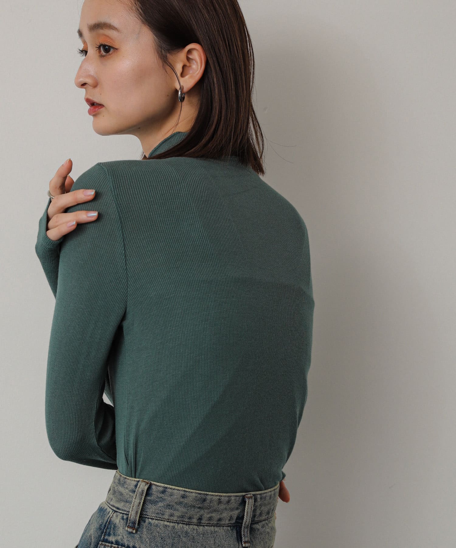 GREEN
