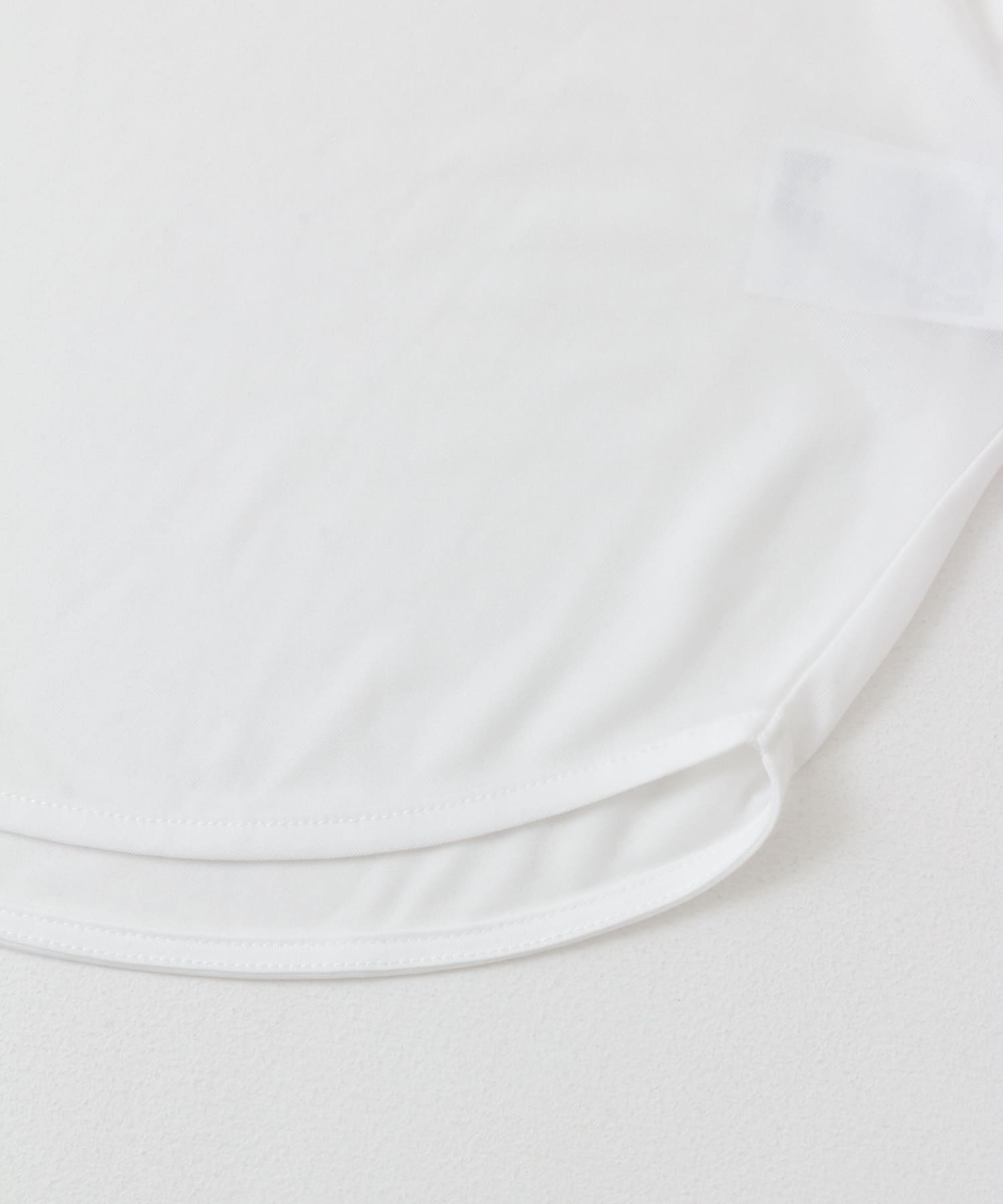ラウンドテールシアールーズトップ OFF WHITE one