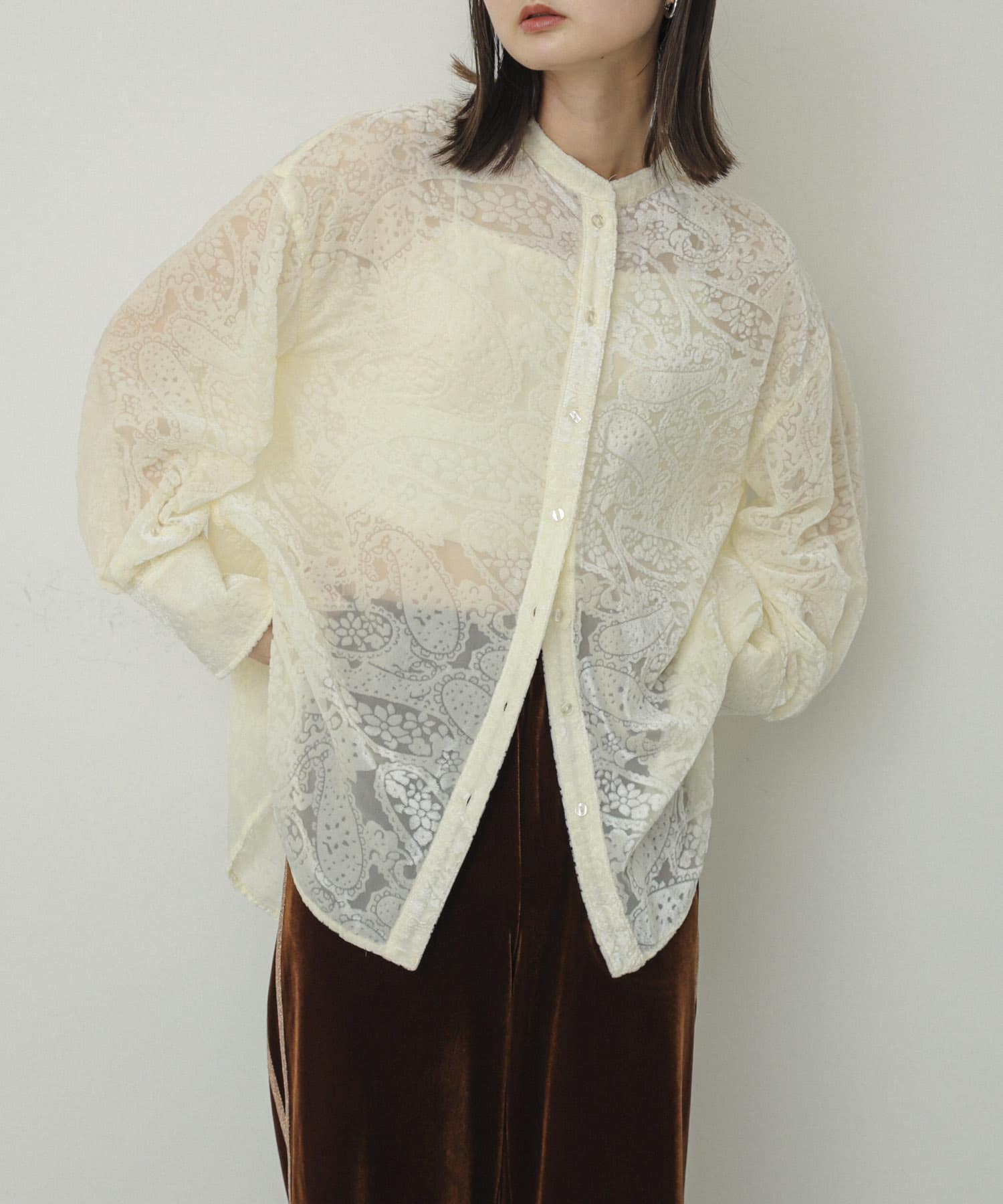 OFF WHITE
