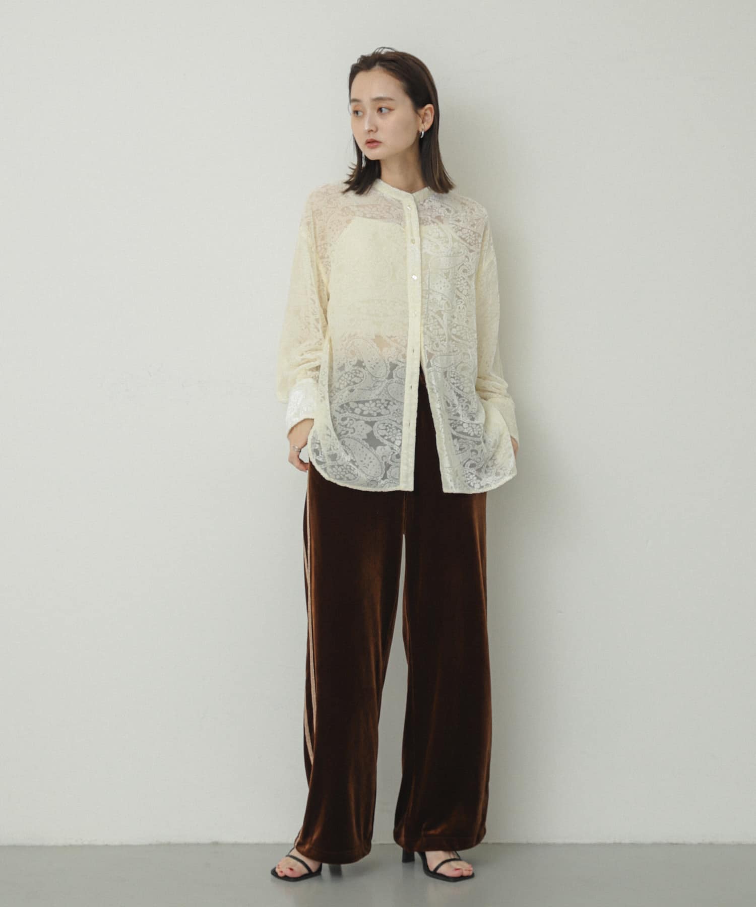 OFF WHITE