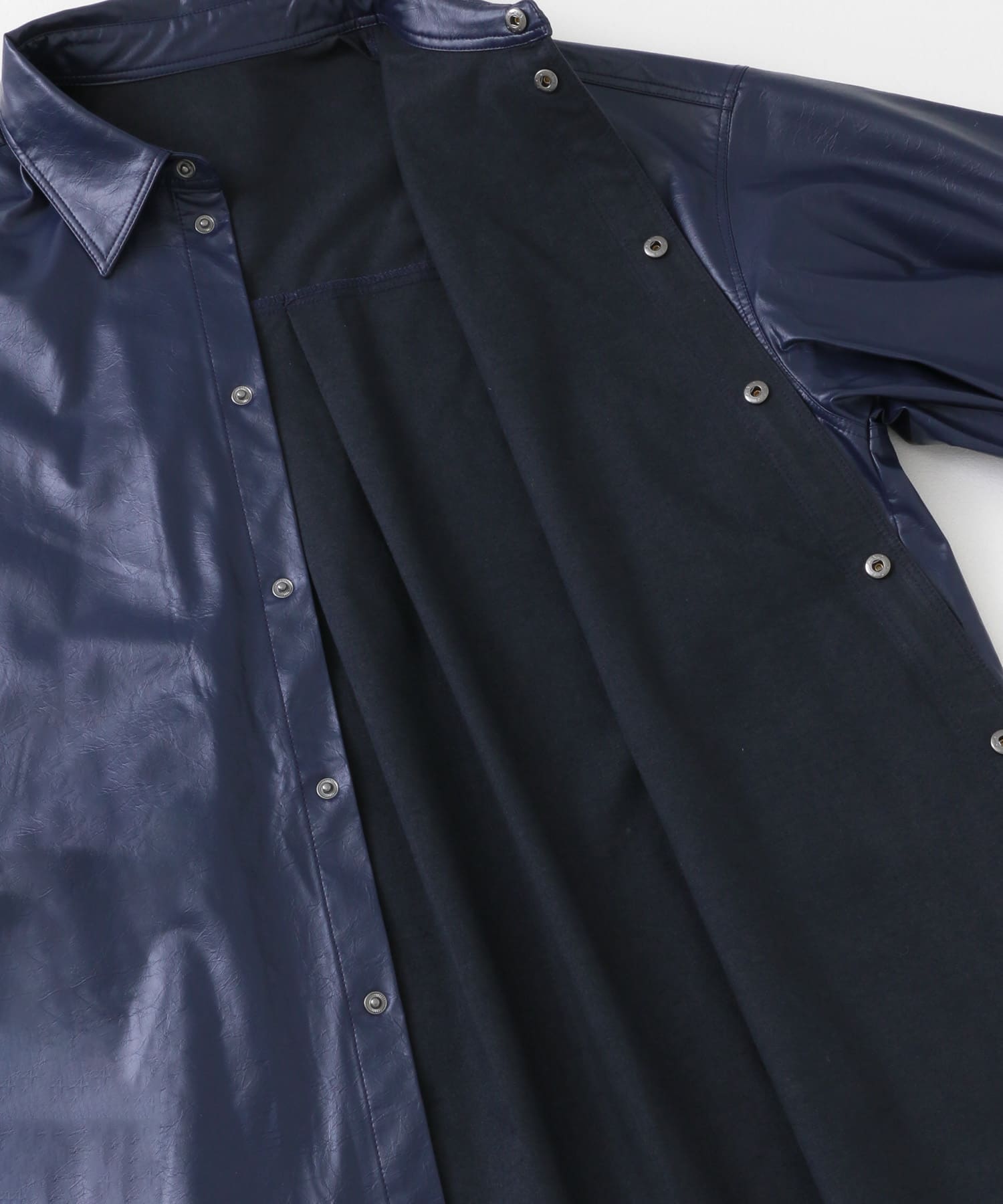レザーライクルーズシャツ NAVY one