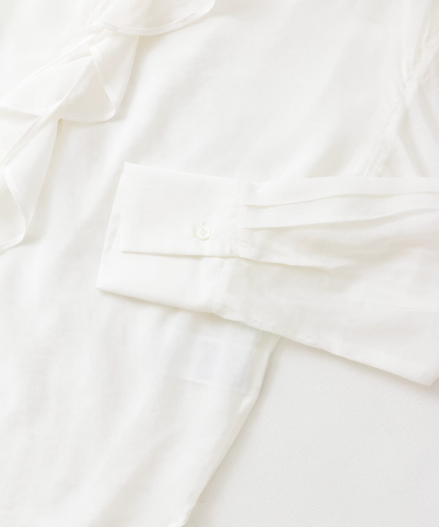 フリルカラーブラウス OFF WHITE one