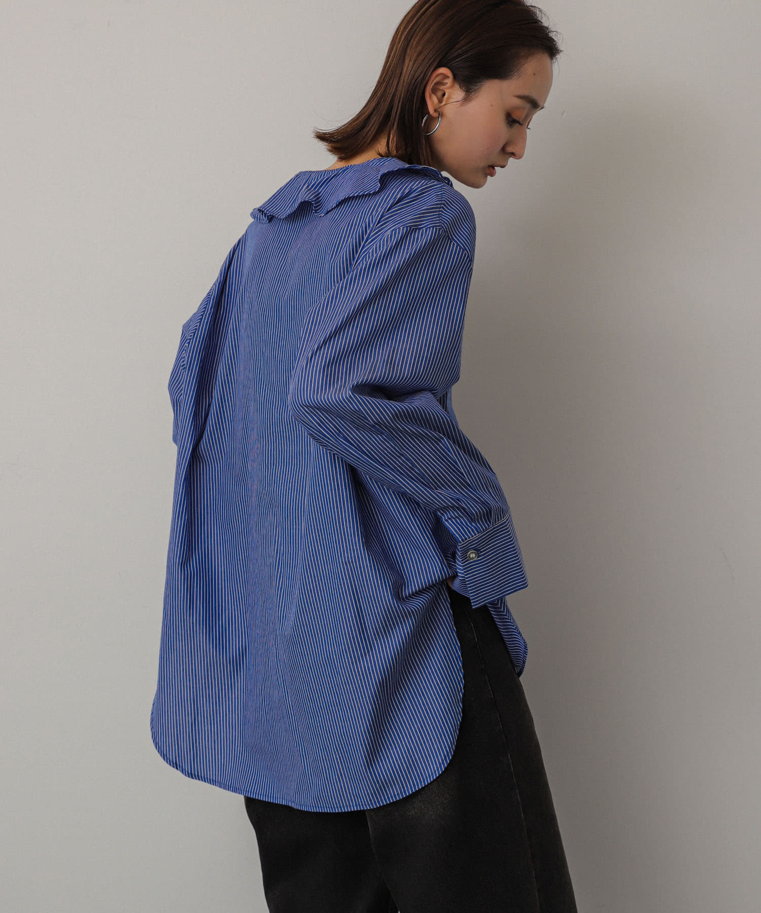 BLU×WHT
