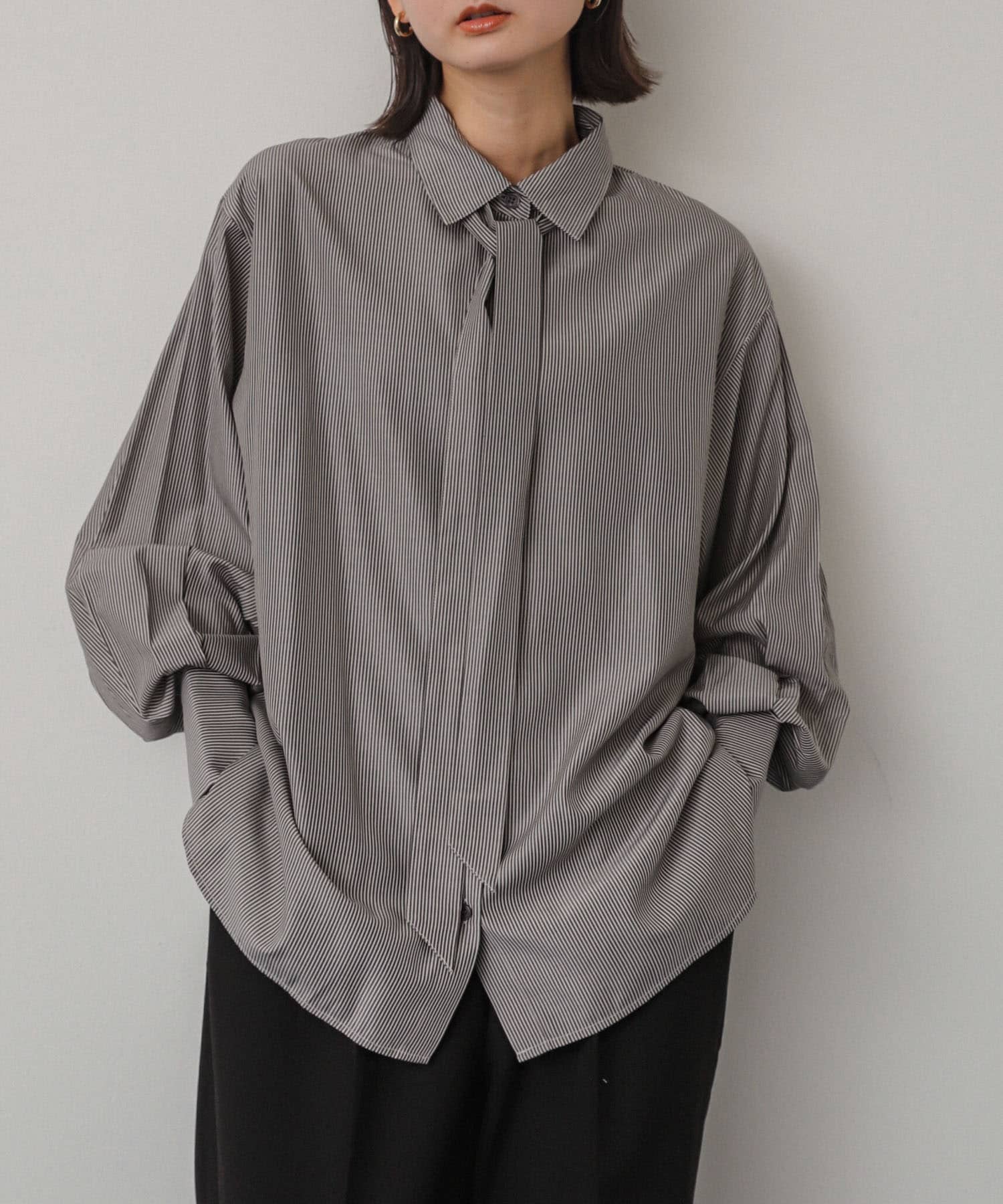 GRY×WHT